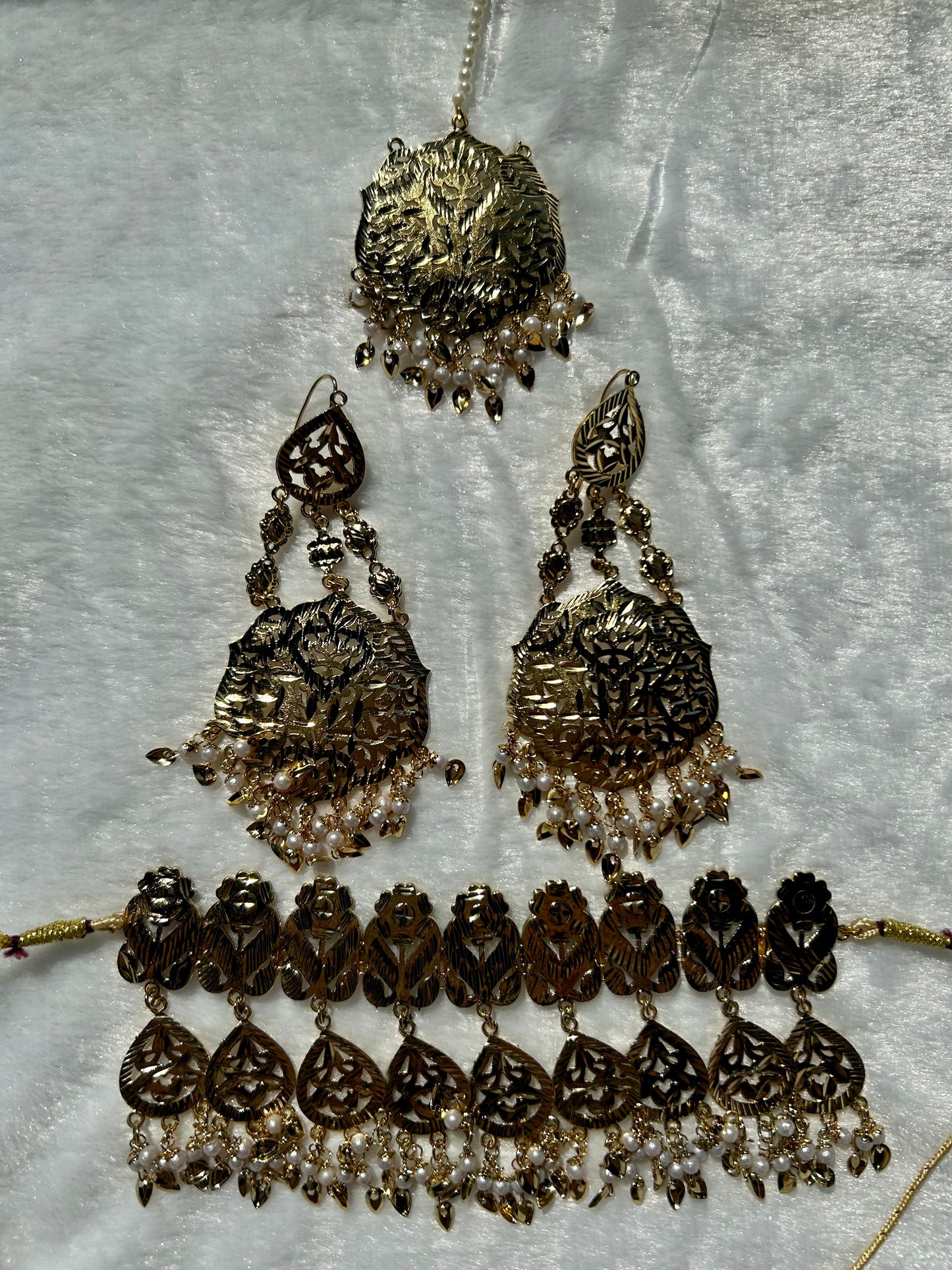 Bronze Pippal Patti Choker Set