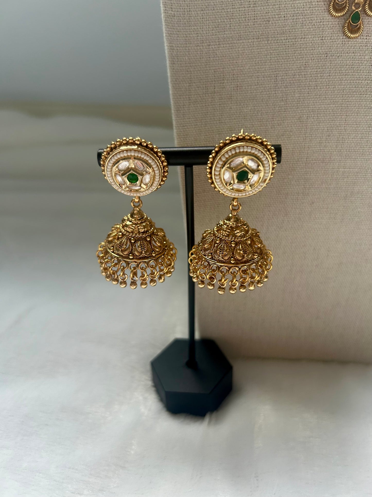 Emerald Green Gold Crafted Choker Set