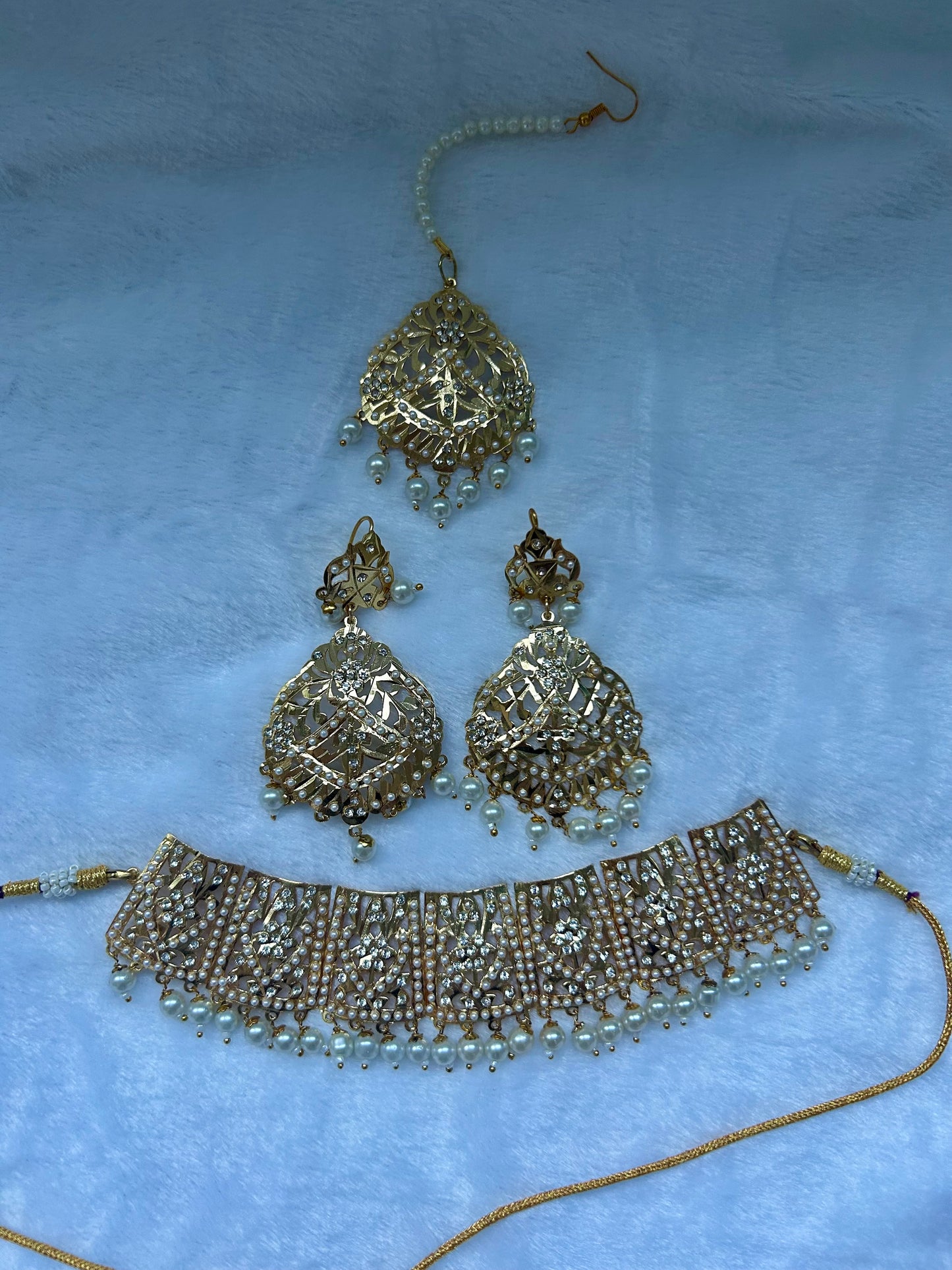 White Jadau Kundan Choker Set
