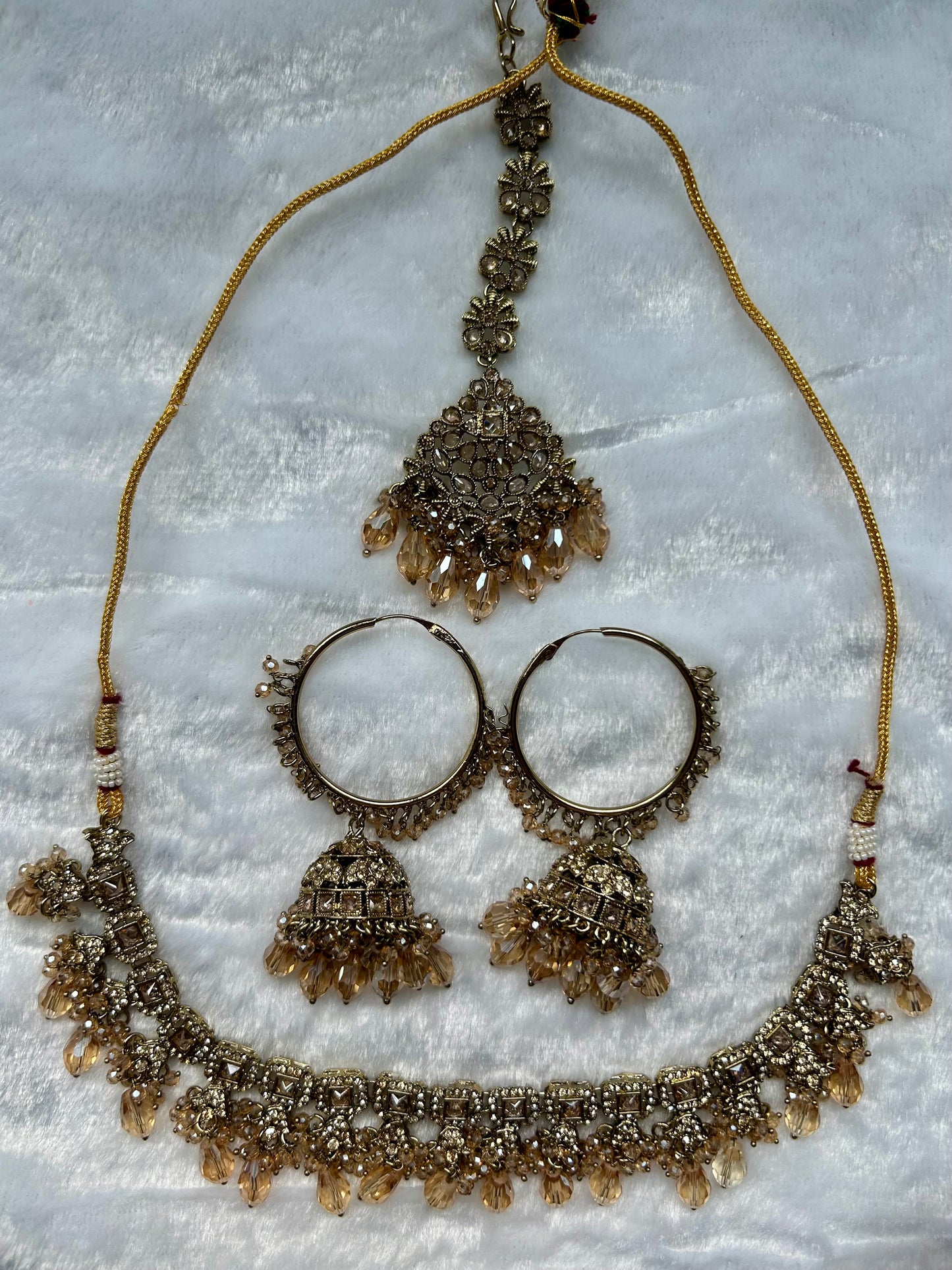Cream Polki Choker Tikka Set