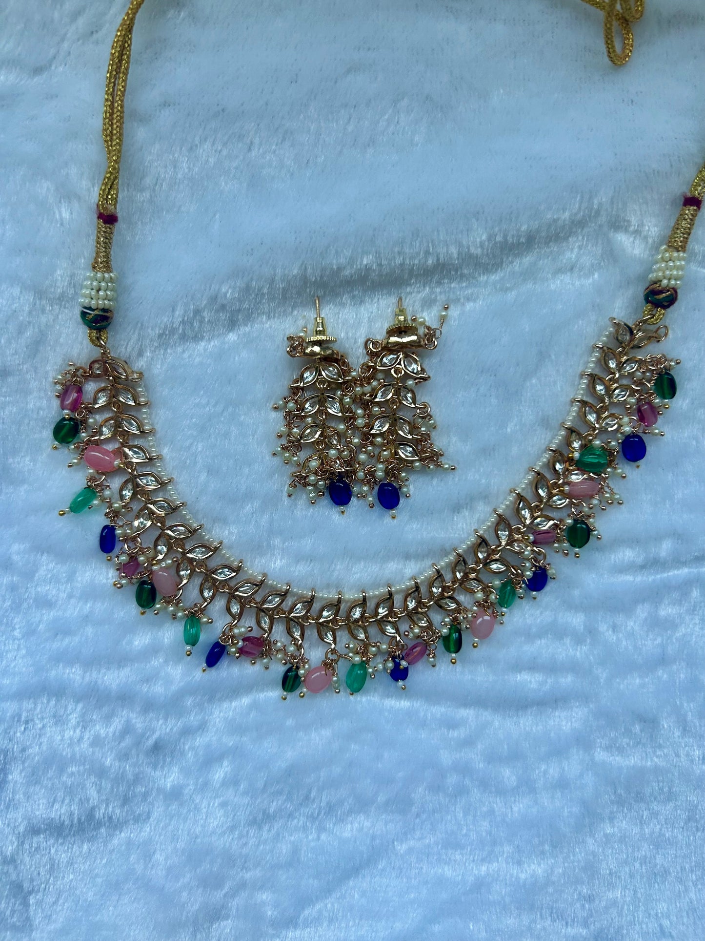 Multi Tyaani Choker Set