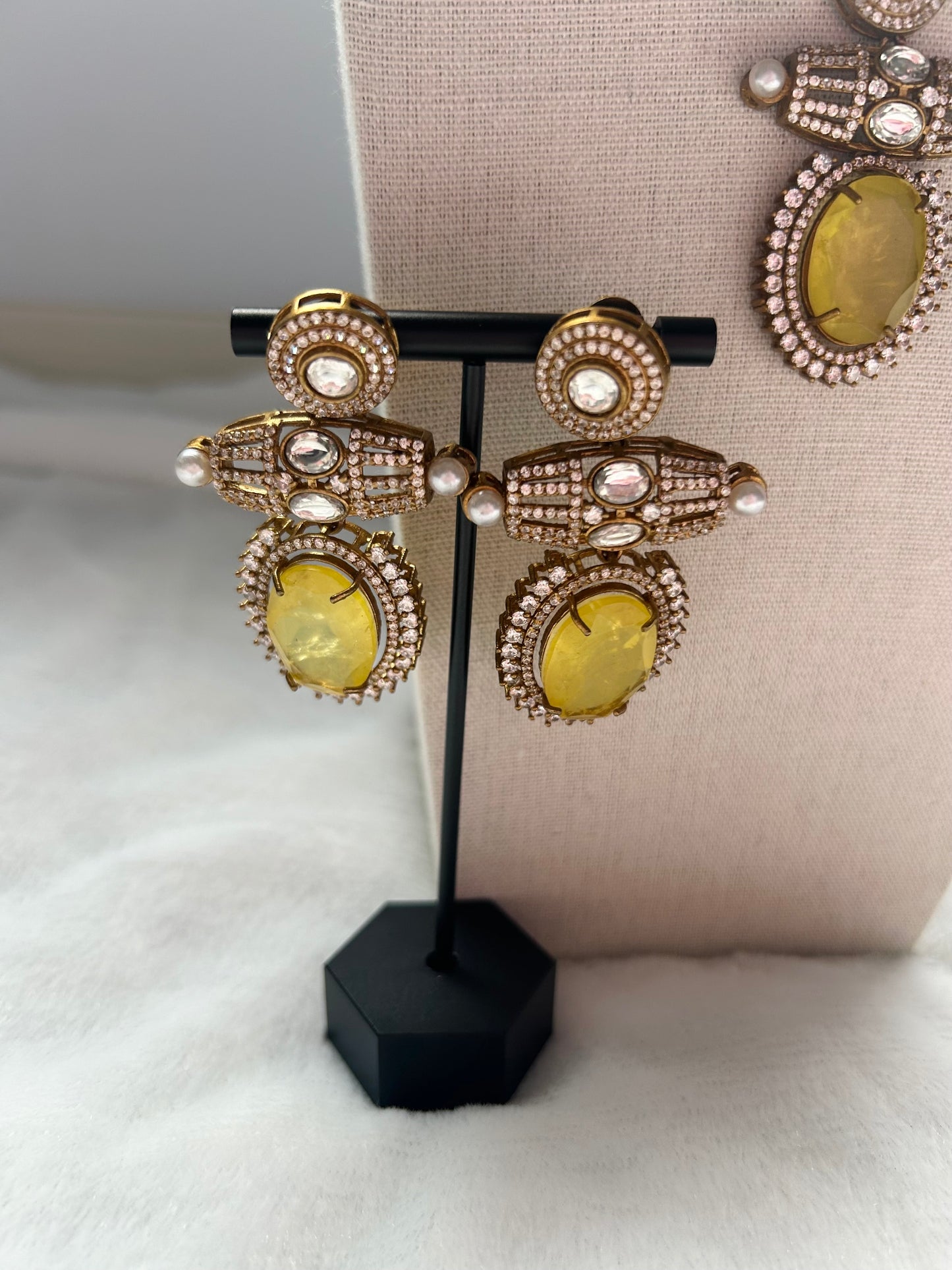 Yellow Moissanite Kundan & Doublet Necklace Set