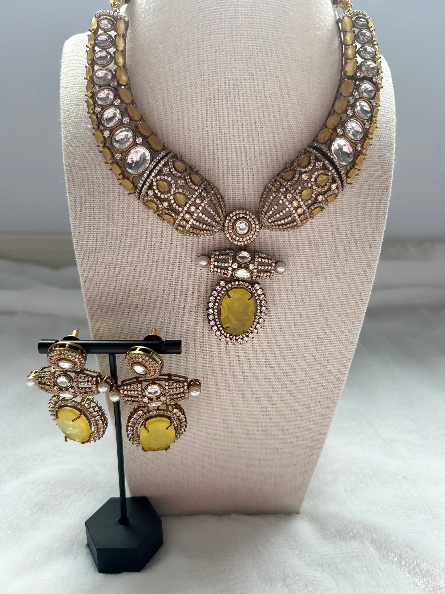 Yellow Moissanite Kundan & Doublet Necklace Set