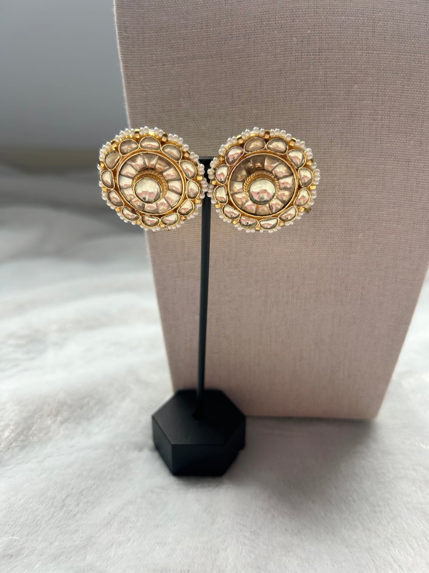 White Pachi Kundan Choker Set