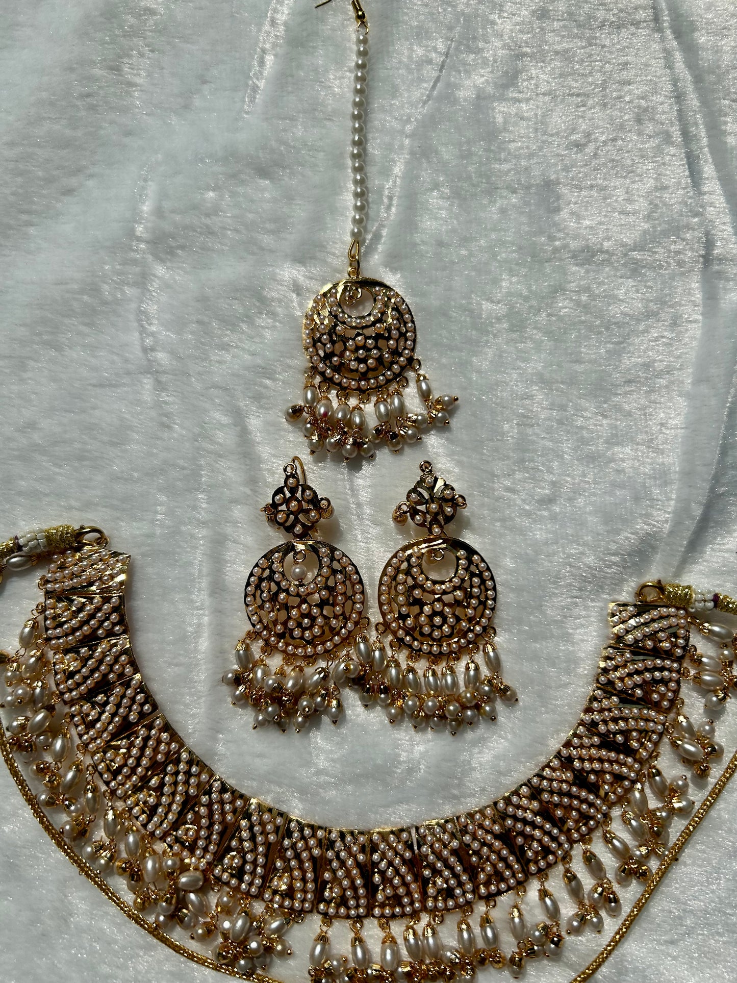 White Jadau Kundan Choker Set