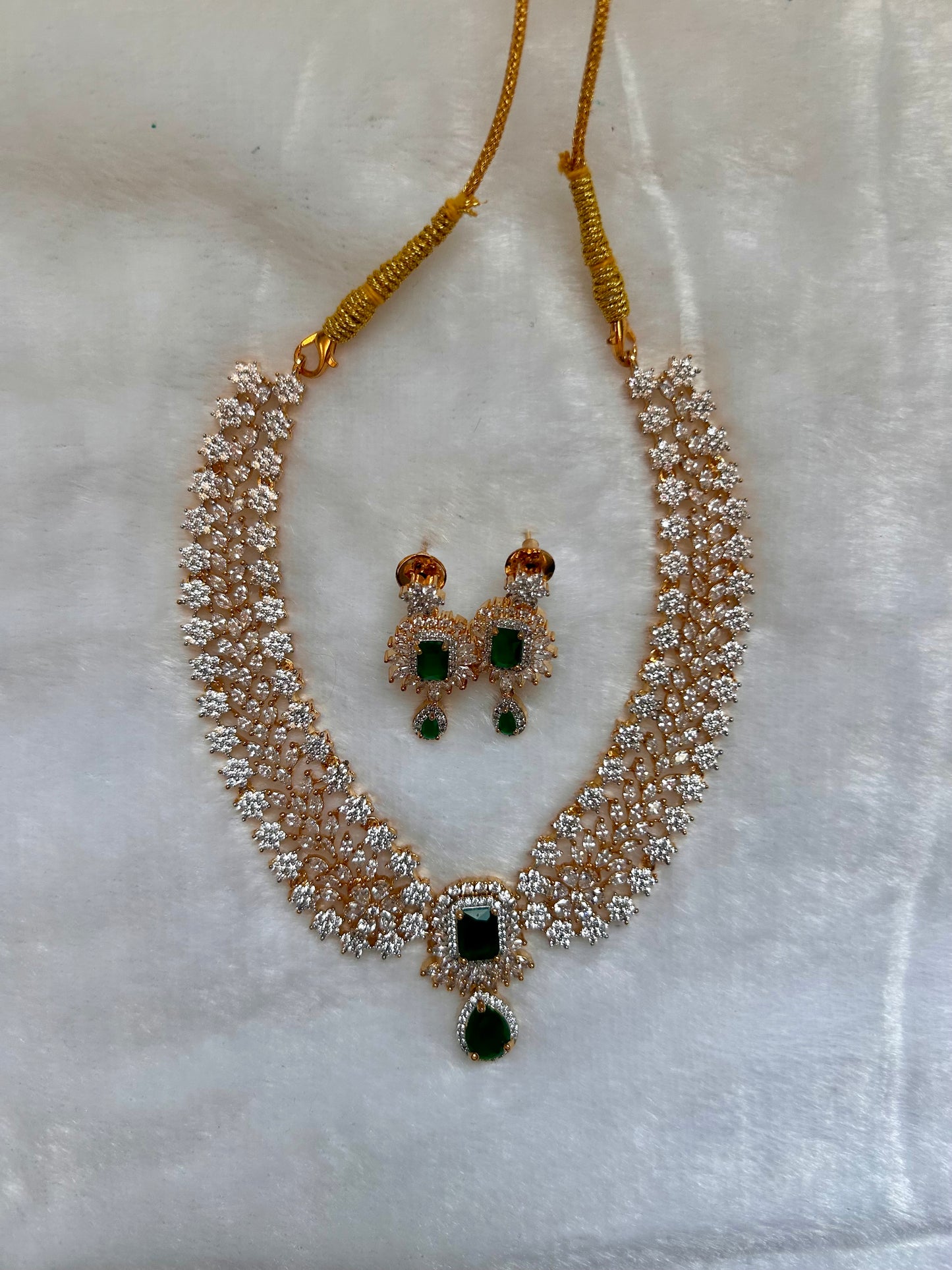 AD Dual Toned Emerald Green Choker Set