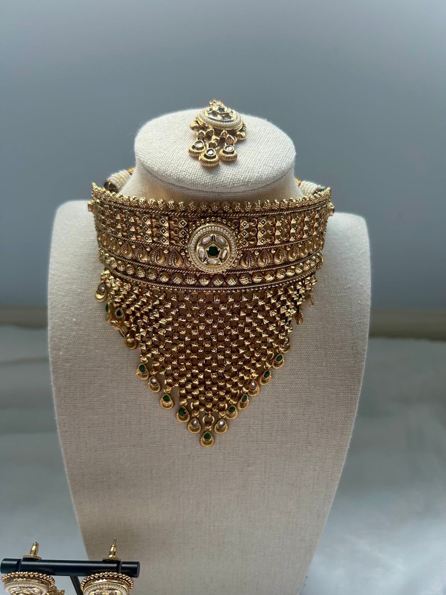 Emerald Green Gold Crafted Choker Set