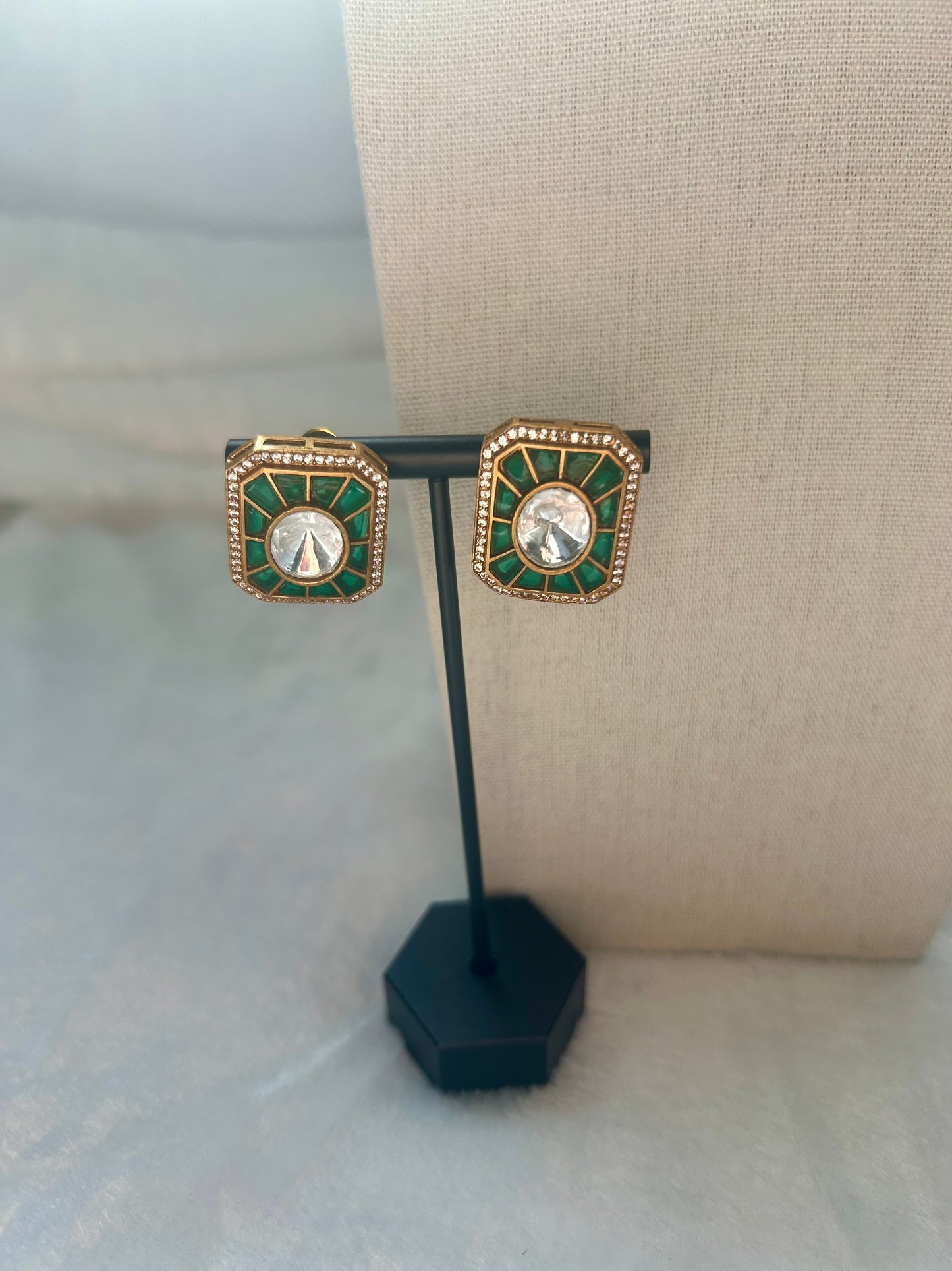 Emerald Green Moissanite Kundan Choker Set