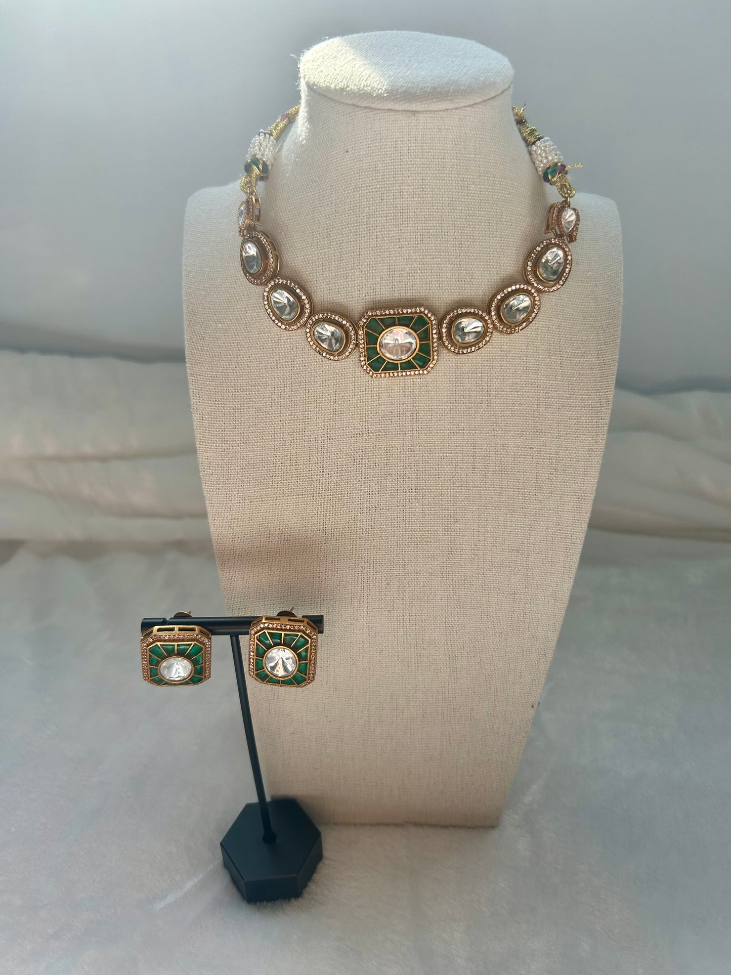 Emerald Green Moissanite Kundan Choker Set
