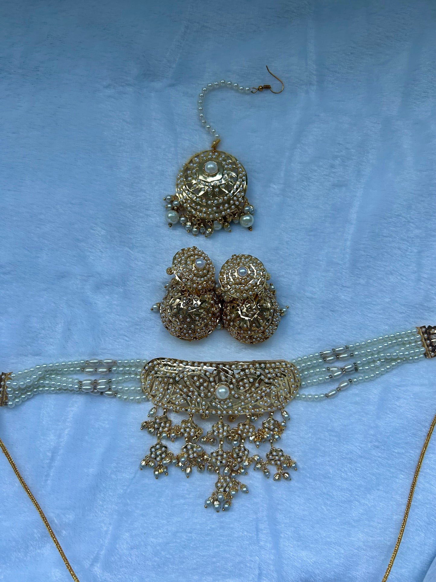 White Waterfall Jadau Kundan Choker Set