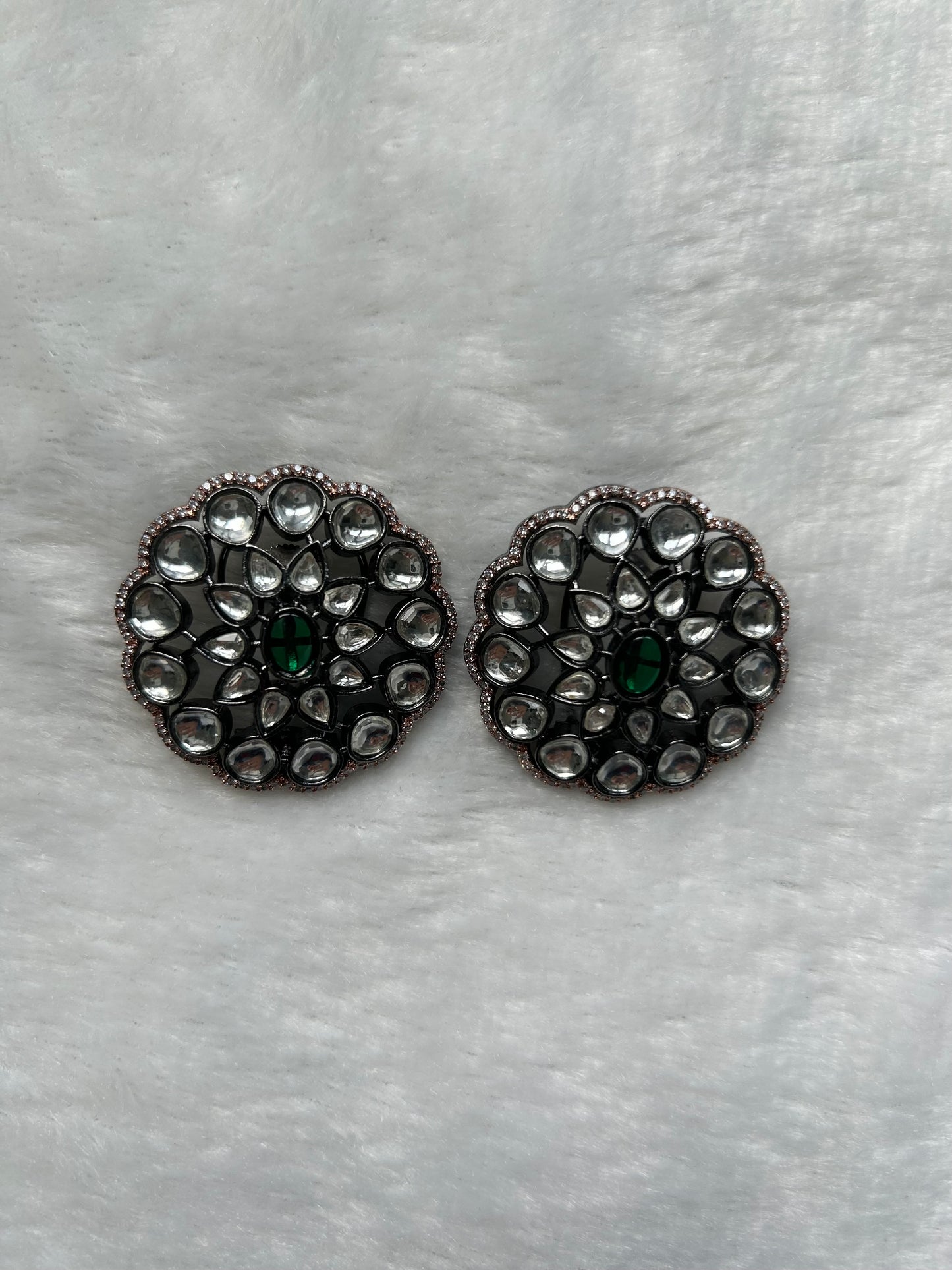 Oxidized Emerald Green Uncut Kundan Studs