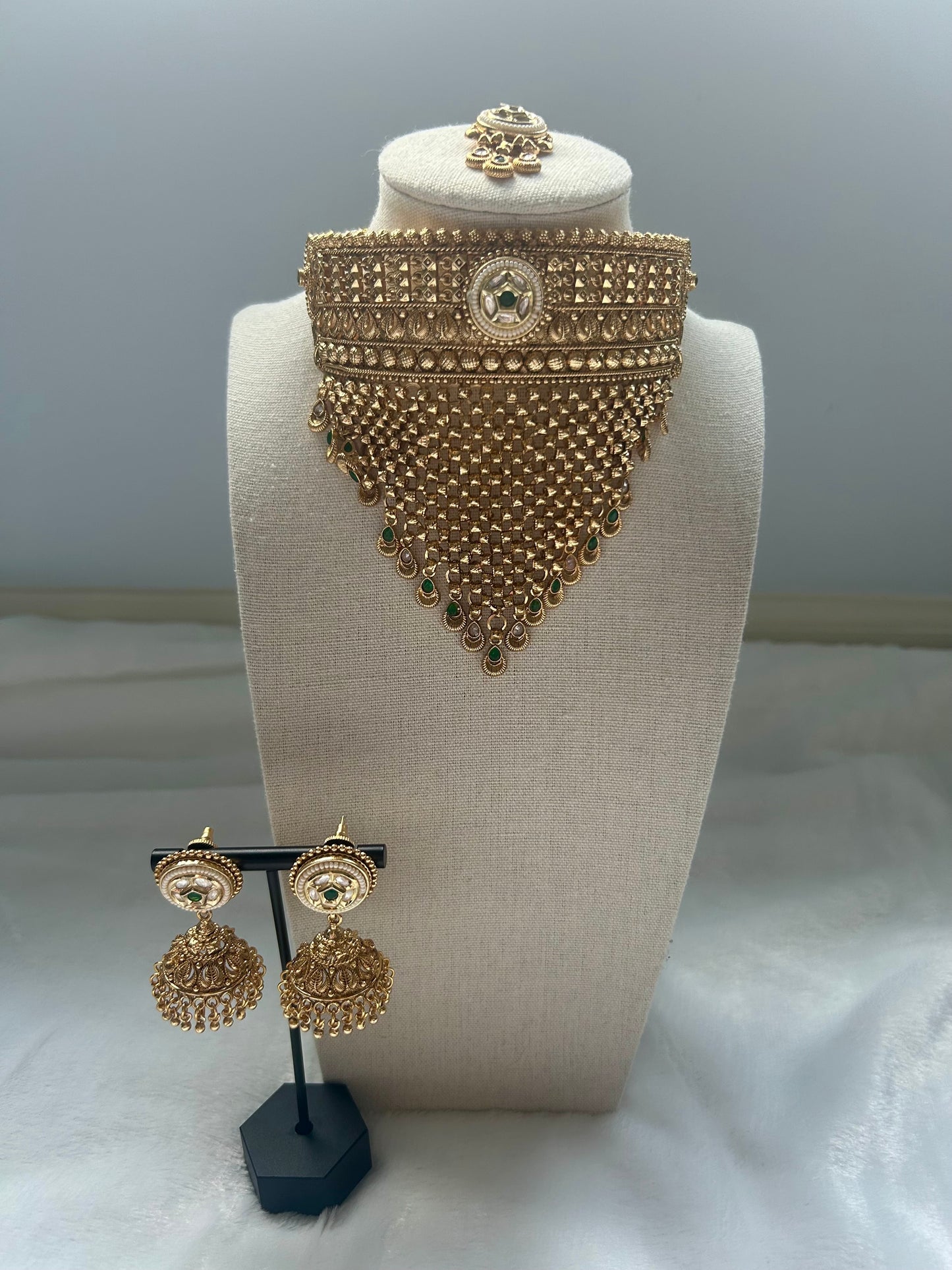 Emerald Green Gold Crafted Choker Set