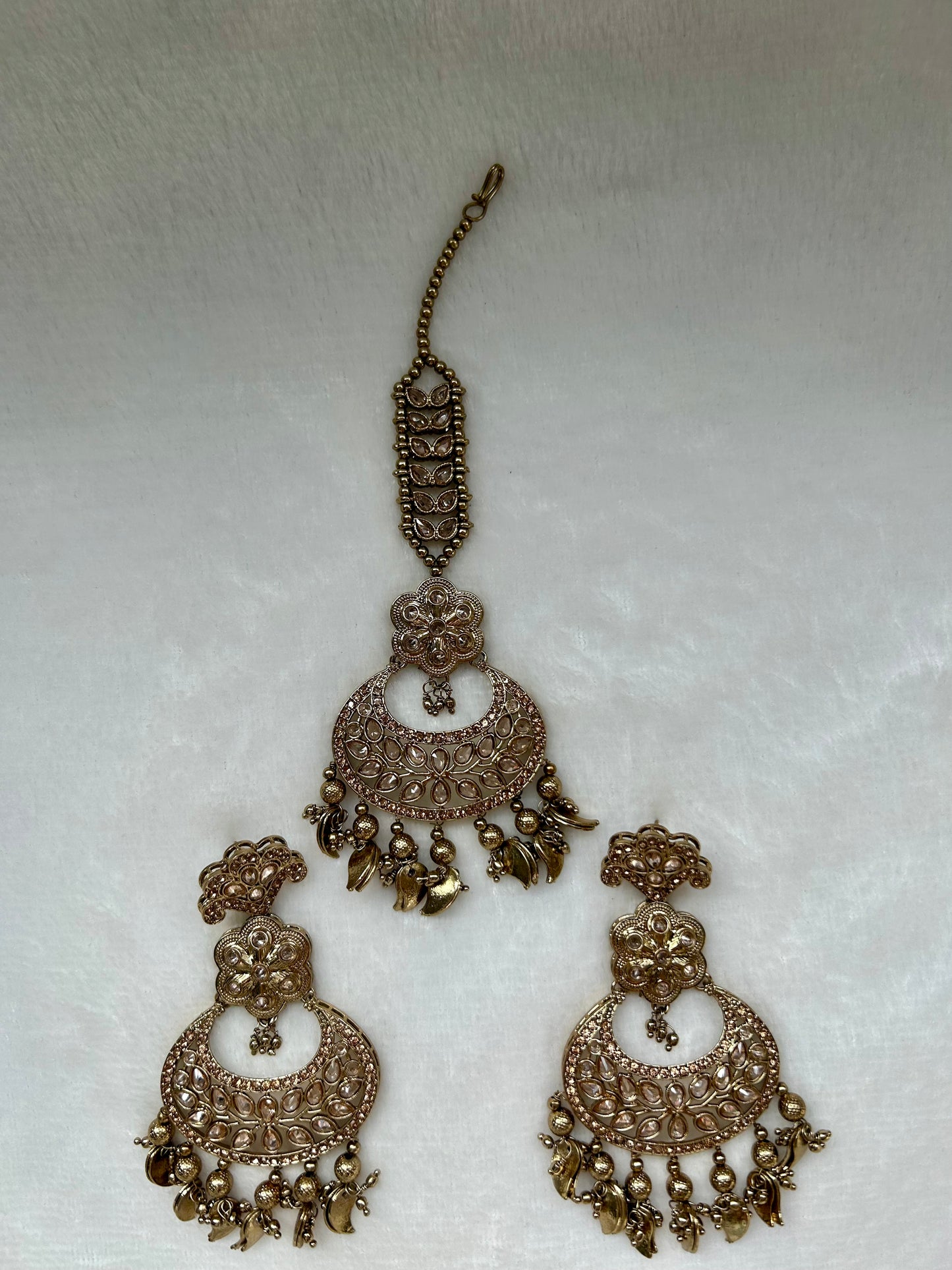 Bronze Pipal Patti Tikka Set