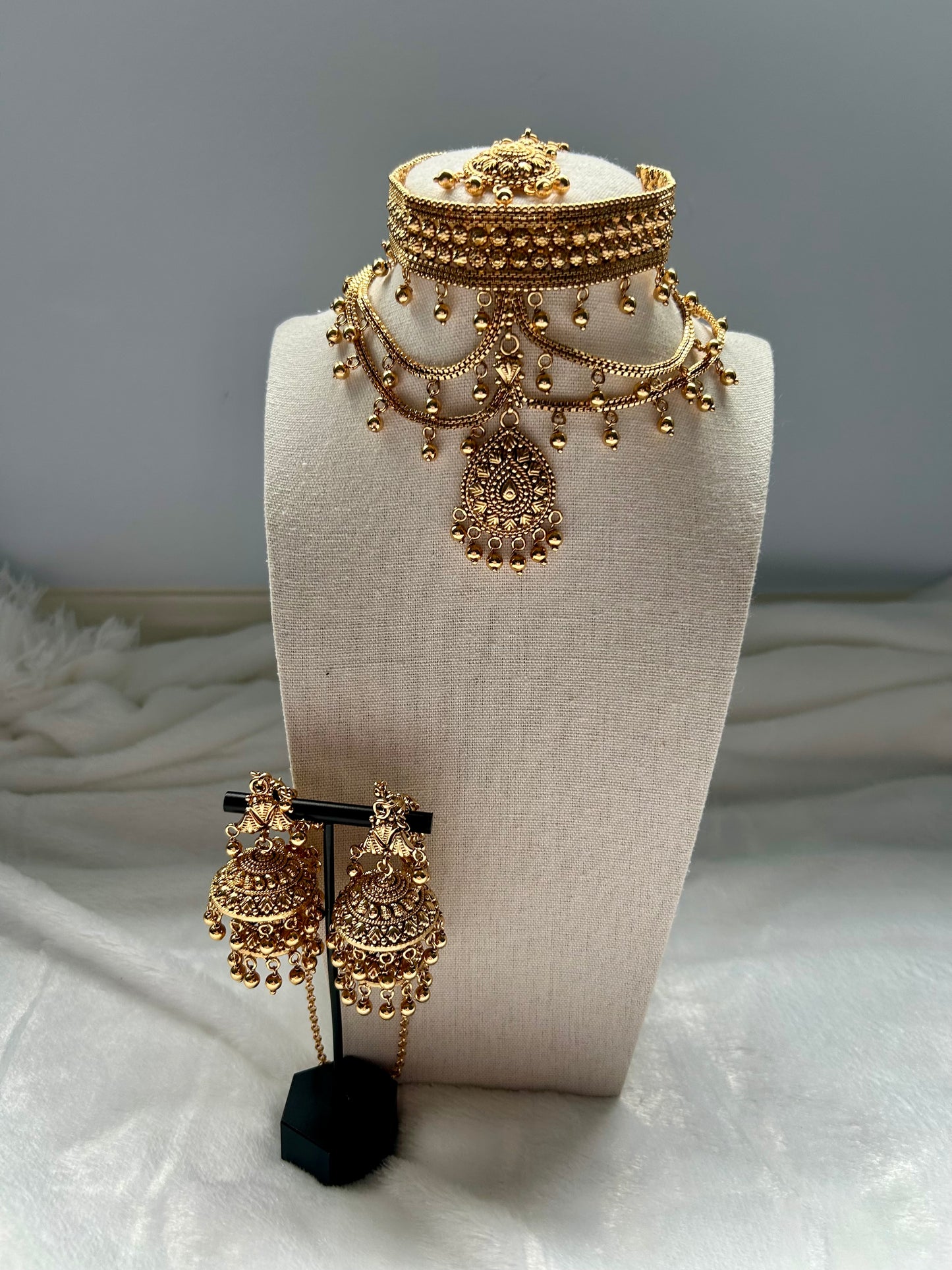 Gold Layered Choker Set