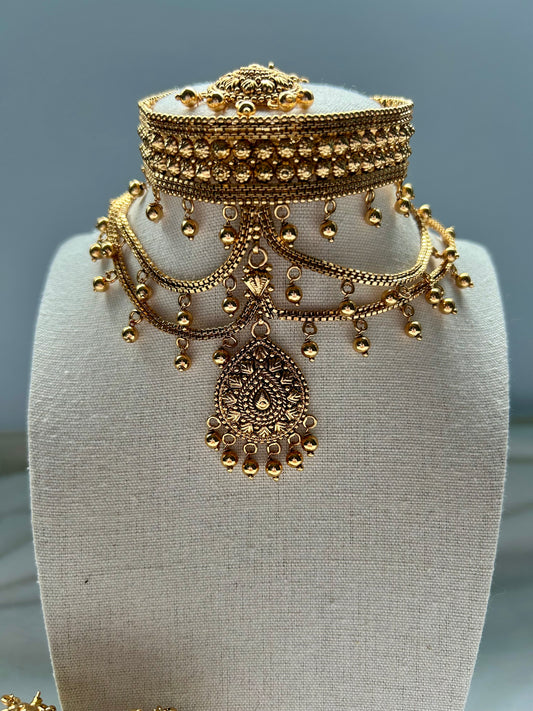 Gold Layered Choker Set