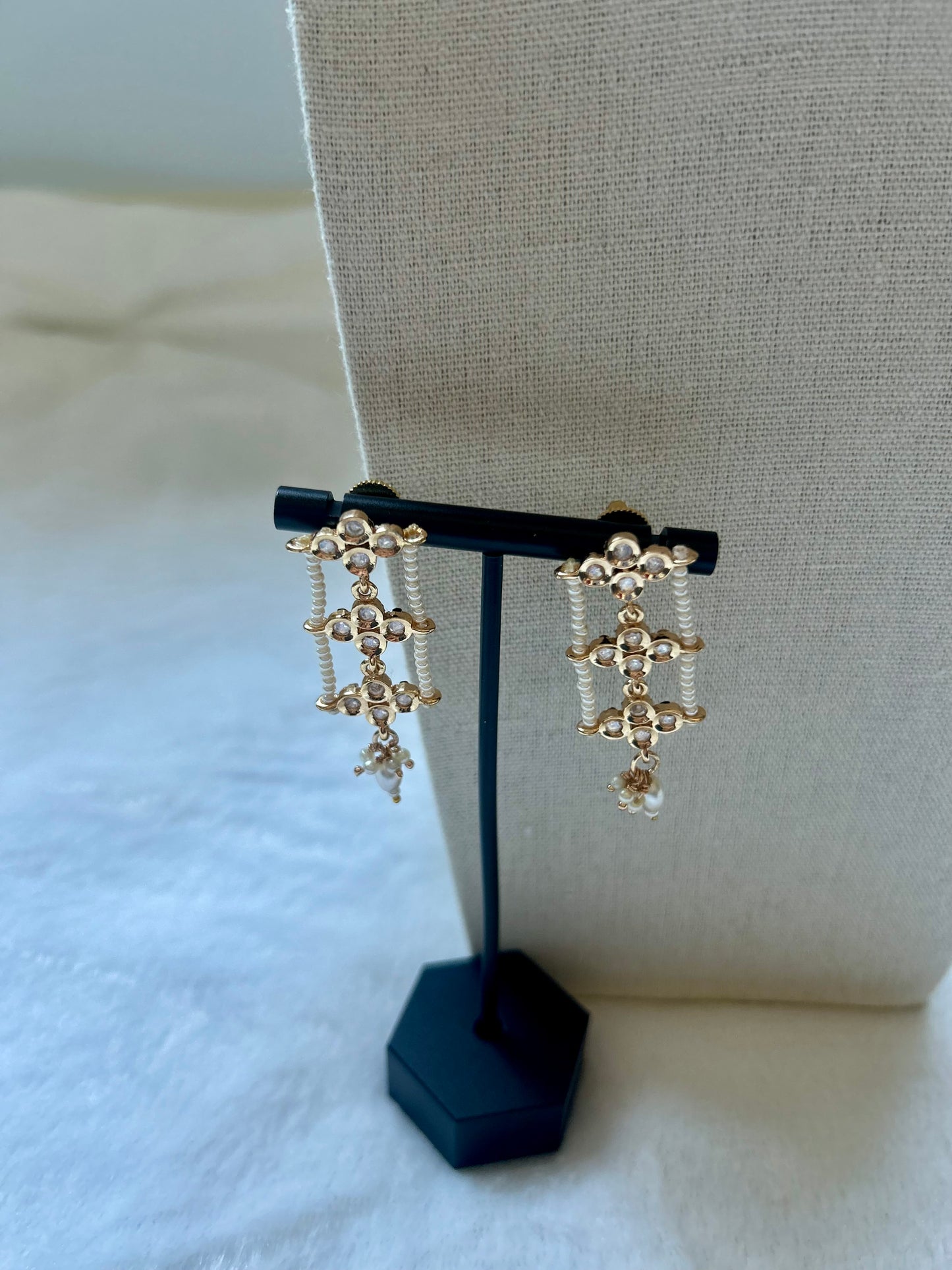 White Tyaani Kundan Choker Set
