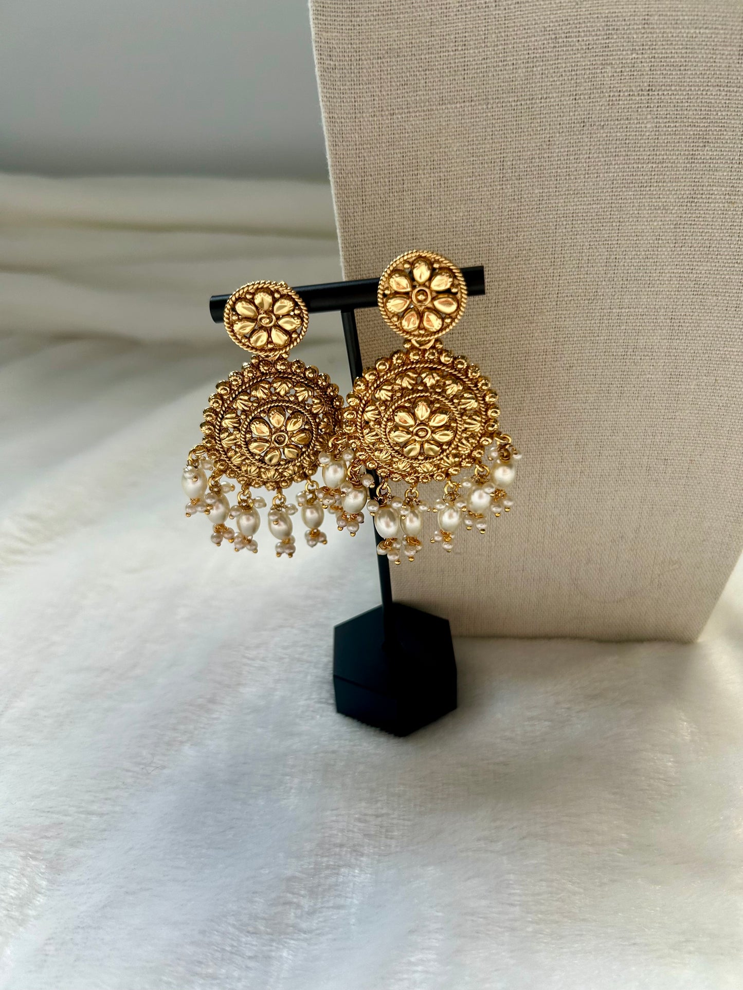 White Gold Crafted Choker Set