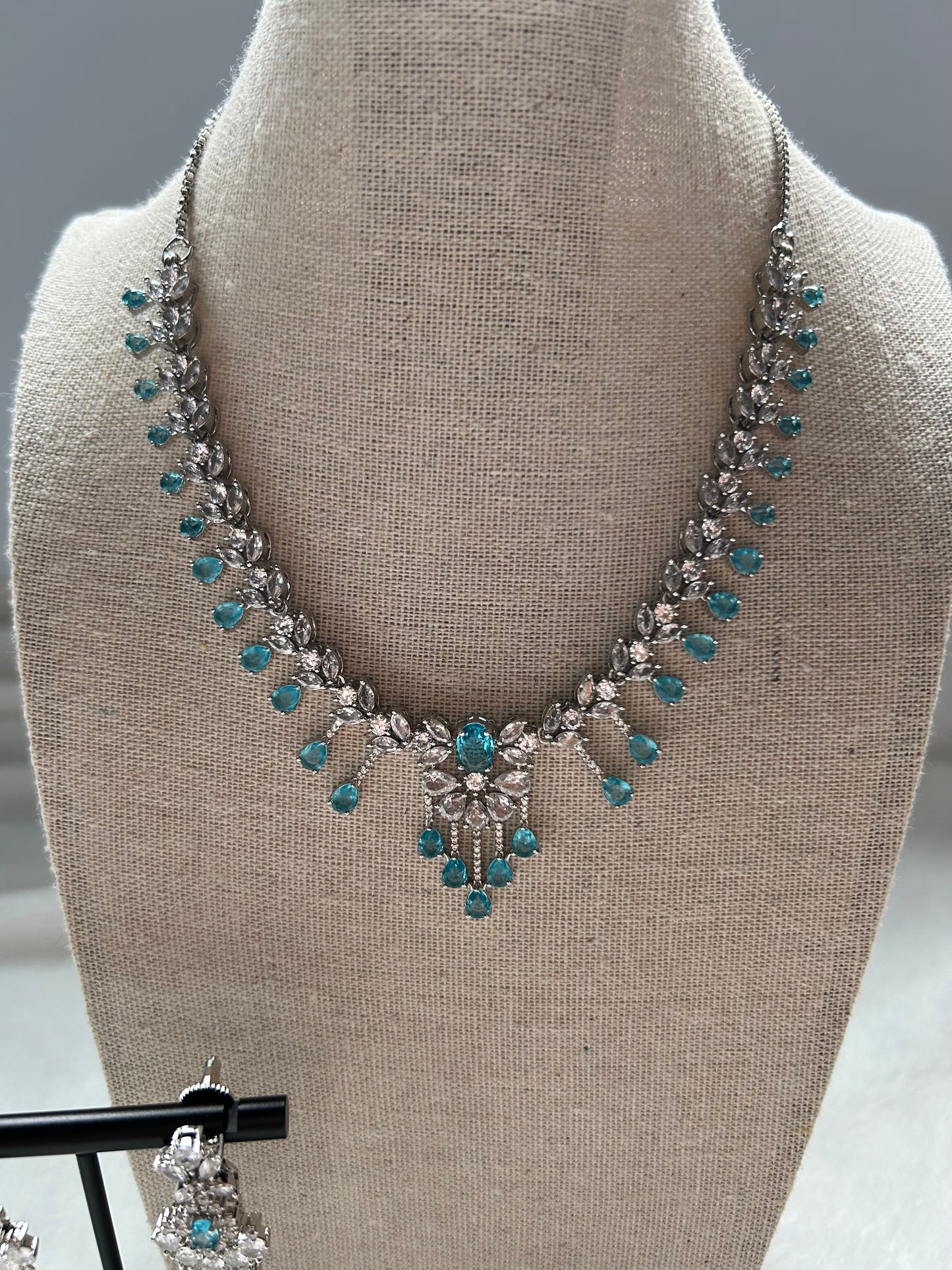 Light Blue AD Necklace Set