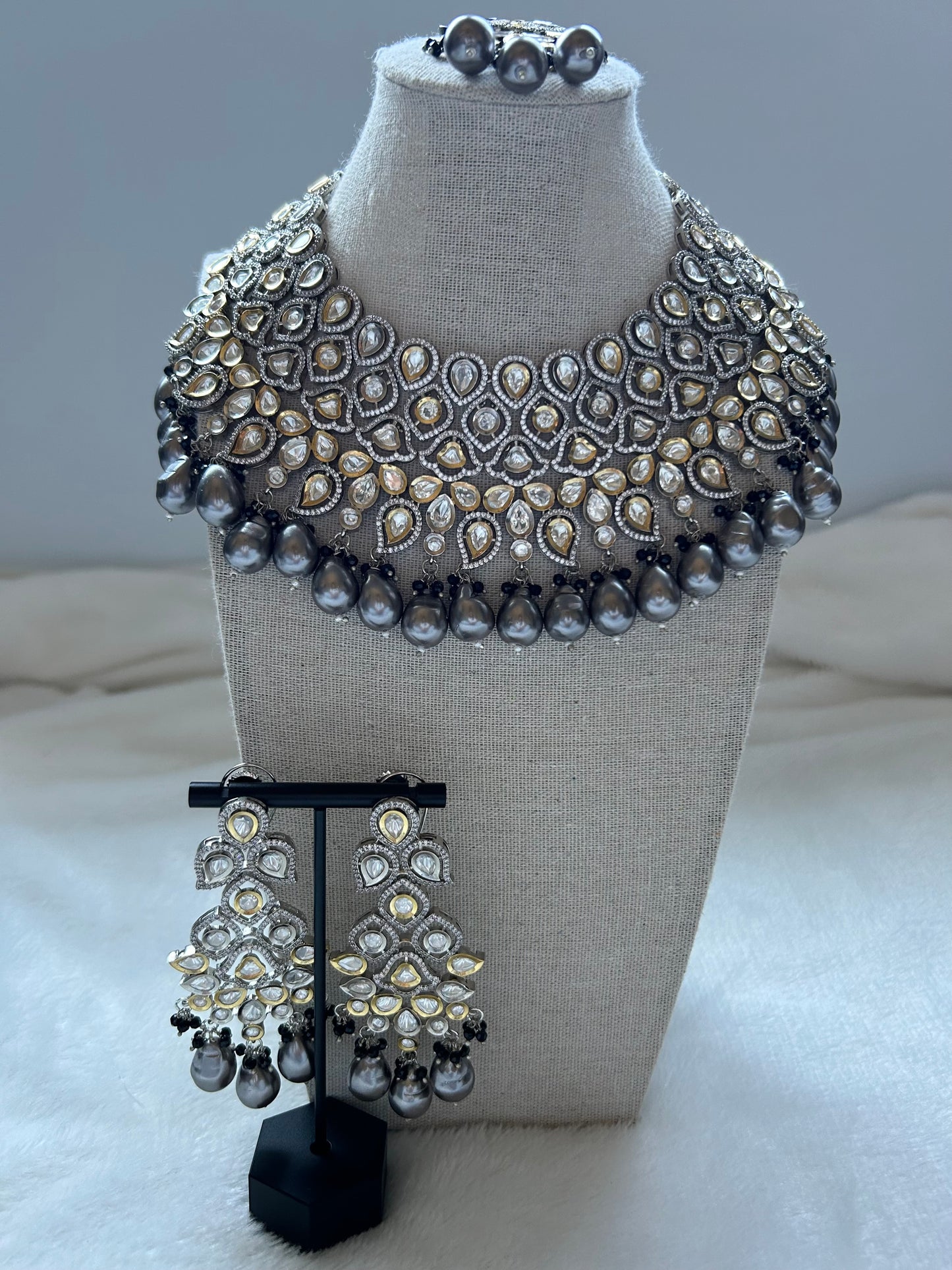 Tyaani Kundan Grey & Black Bridal Set