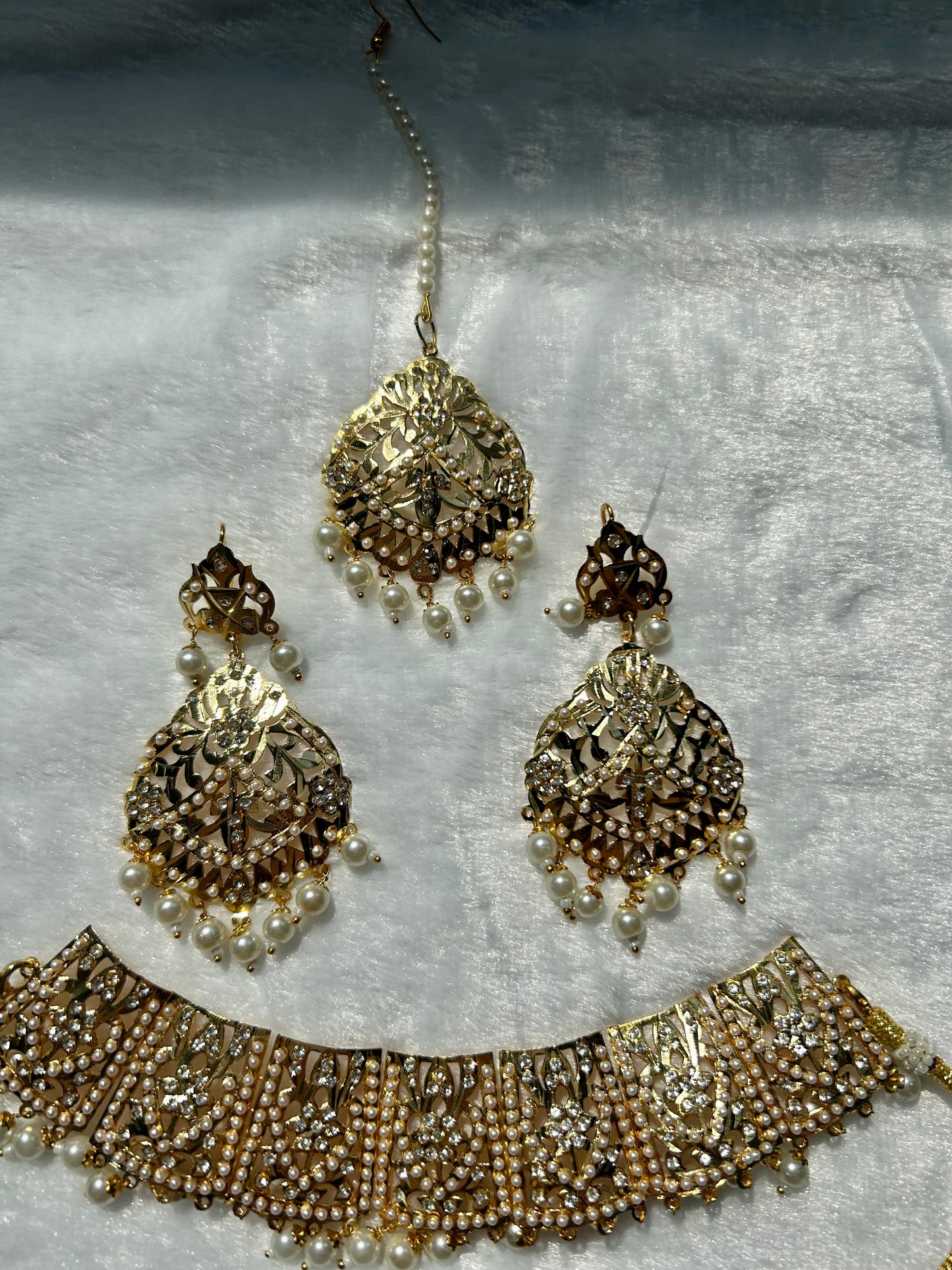 White Jadau Kundan Choker Set