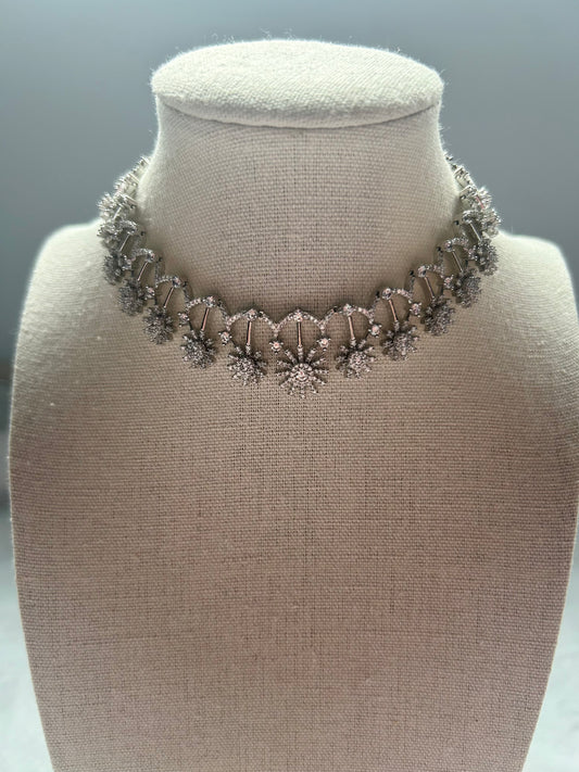 AD White Choker Set