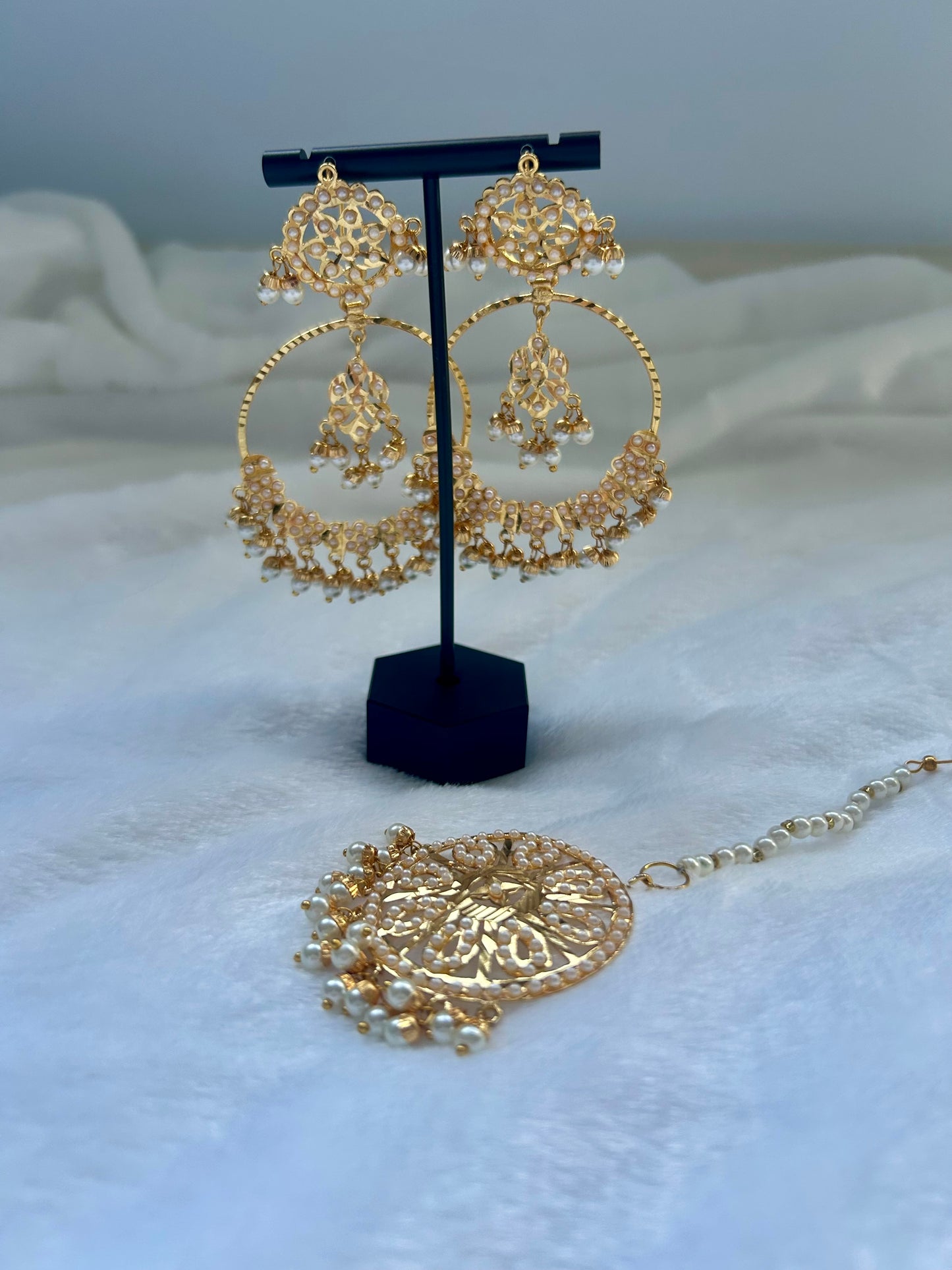 White Jadau Kundan Tikka Set