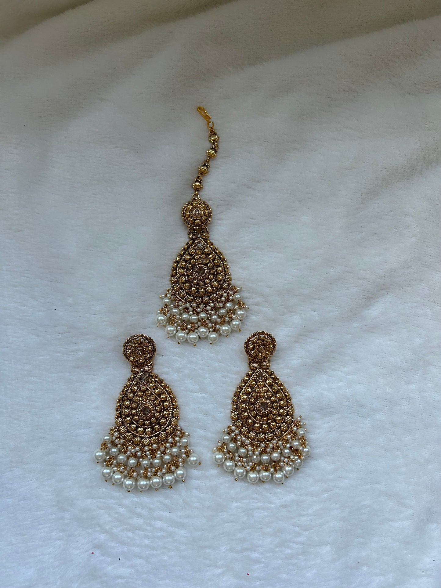 White Handcrafted Gold Tikka Set