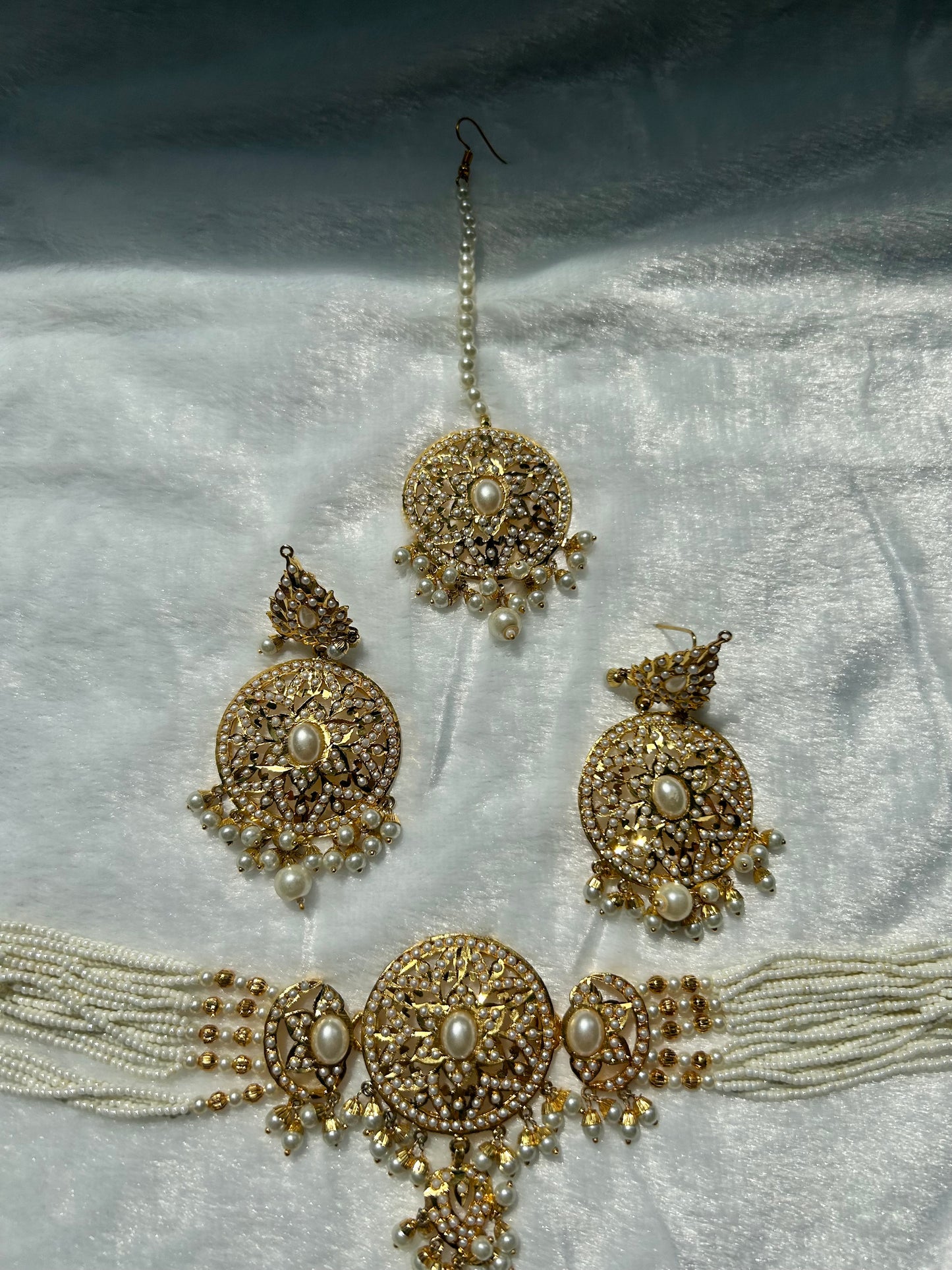 White Jadau Kundan Choker Set