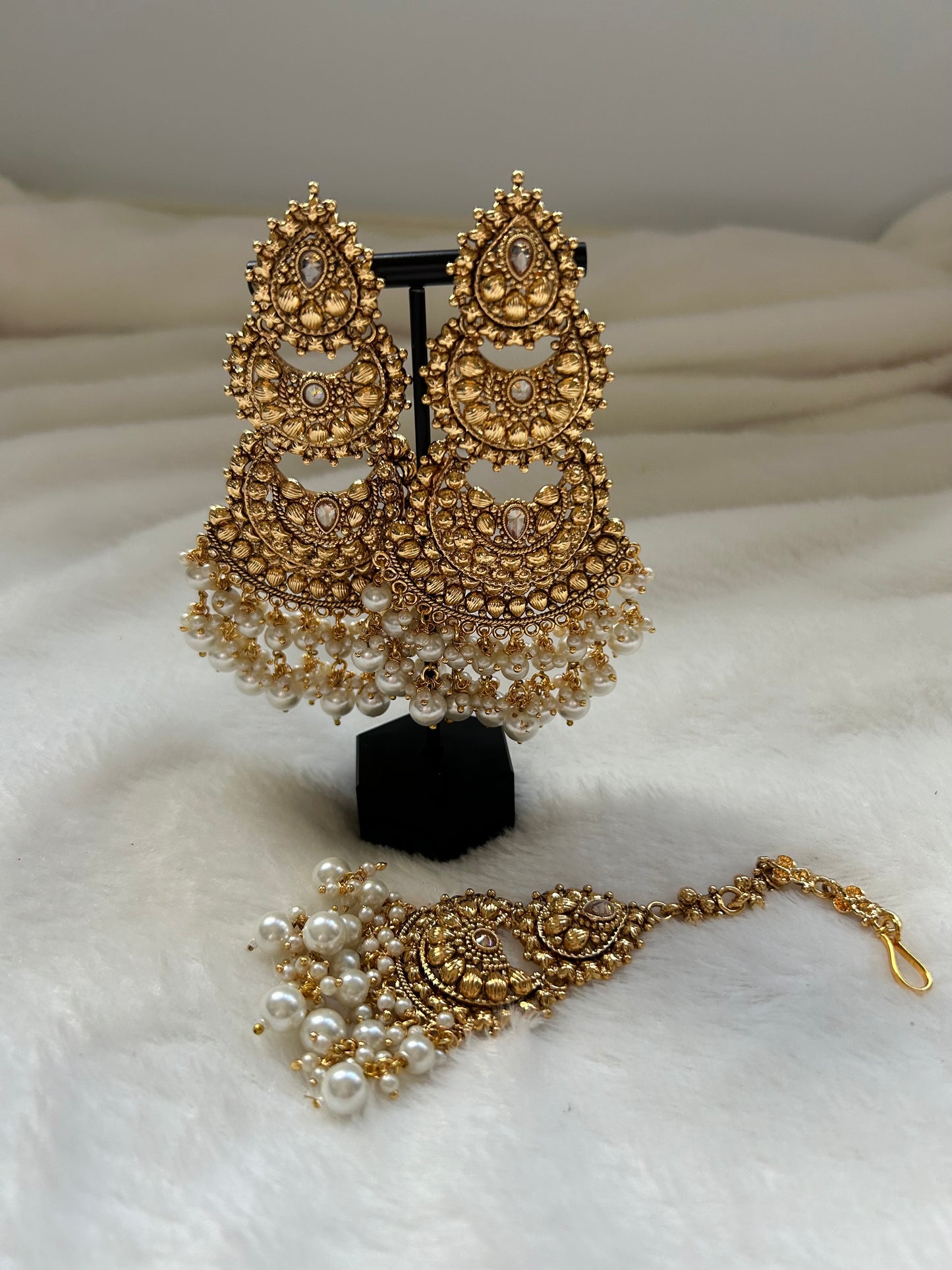 White Handcrafted Gold Tikka Set