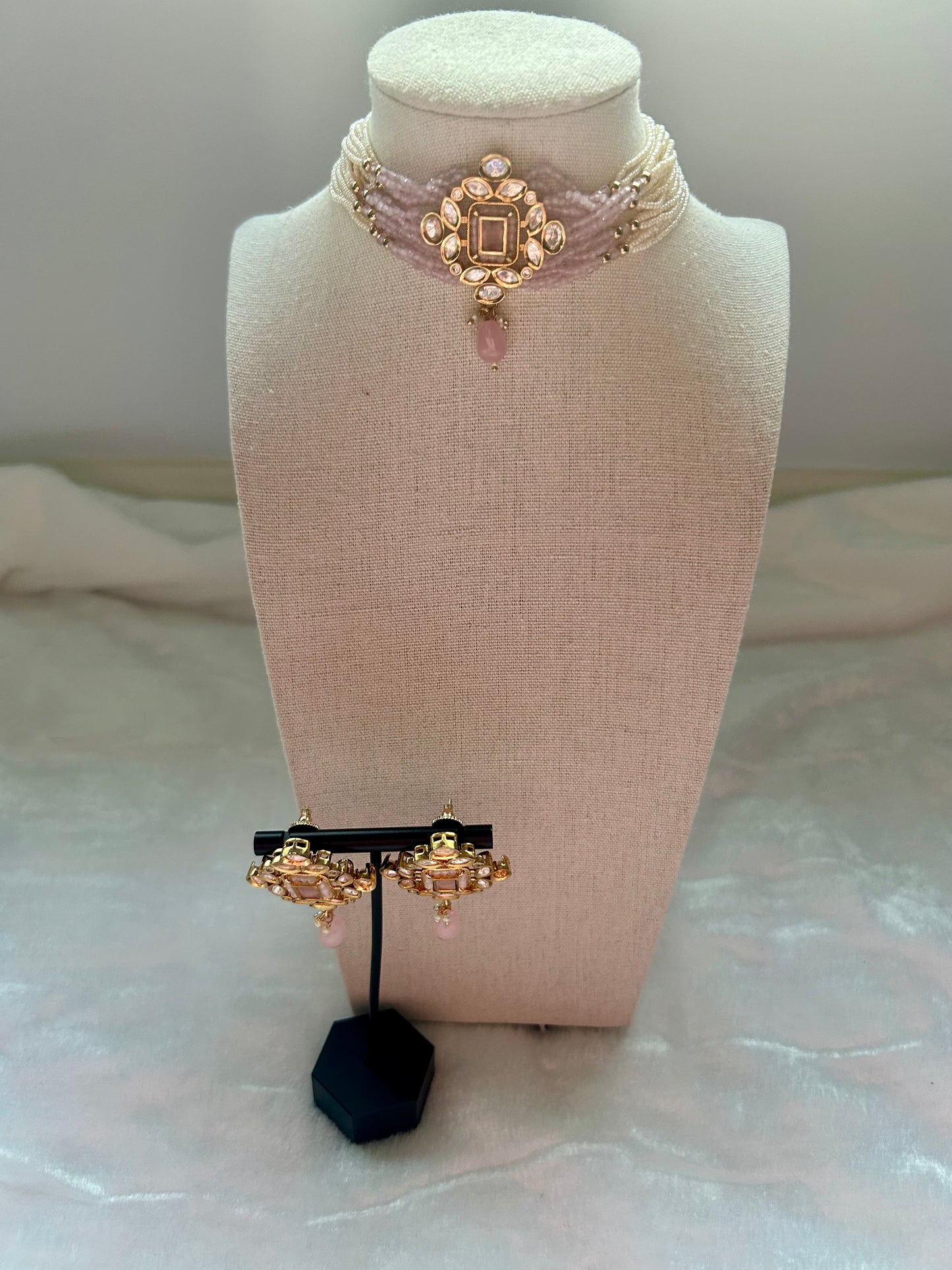Pink Tyaani Choker Set