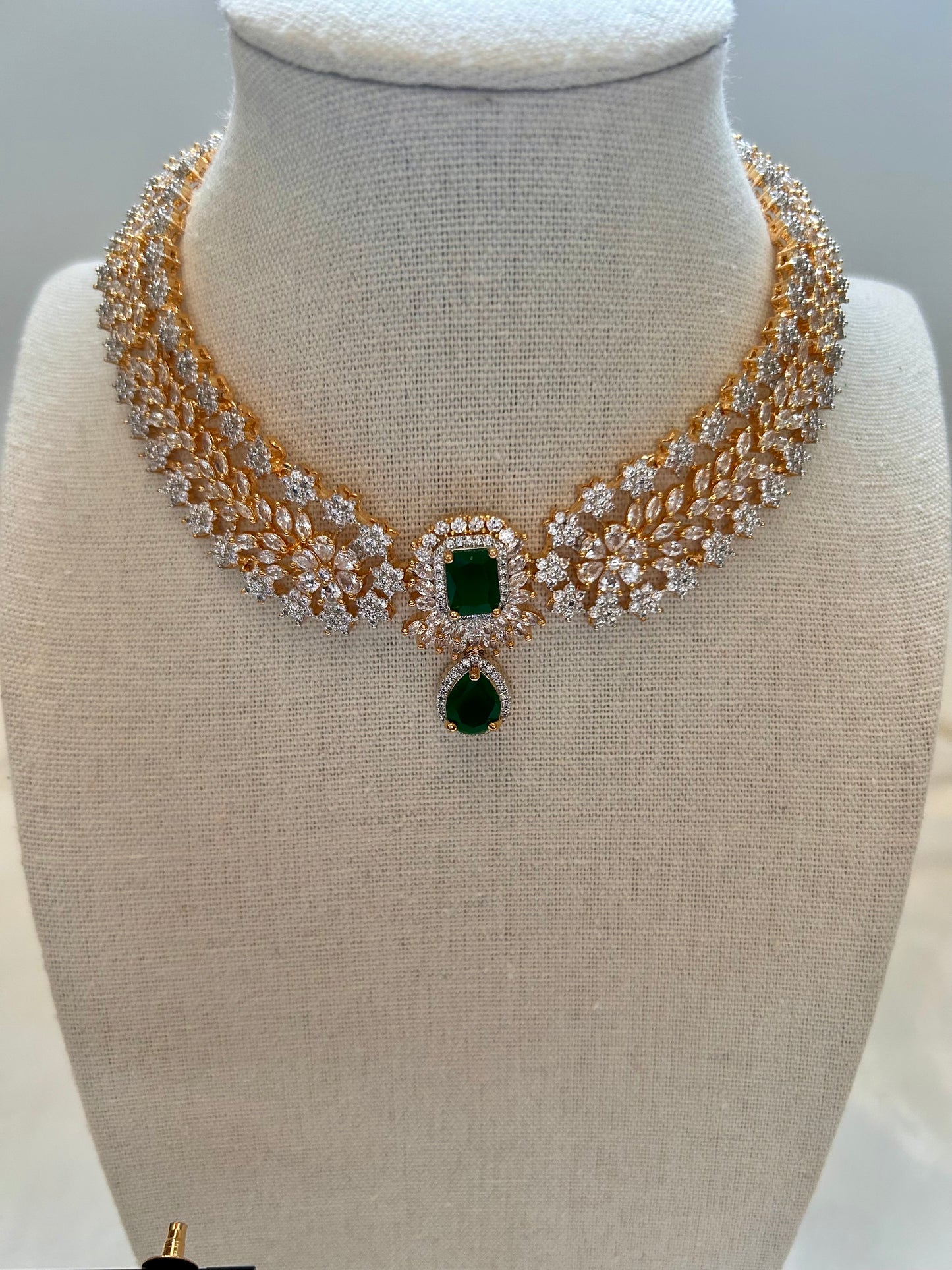 AD Dual Toned Emerald Green Choker Set