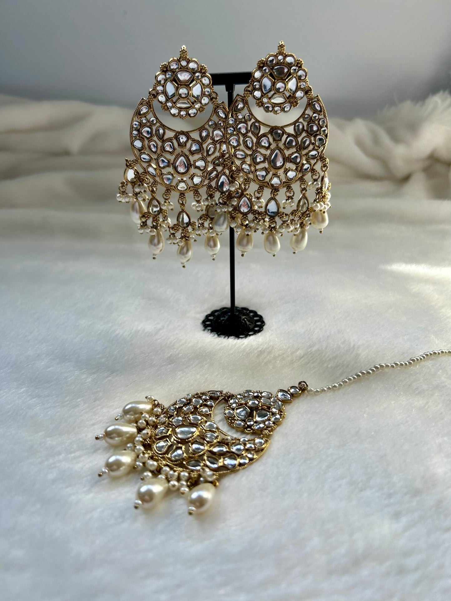 White Kundan Tikka Set