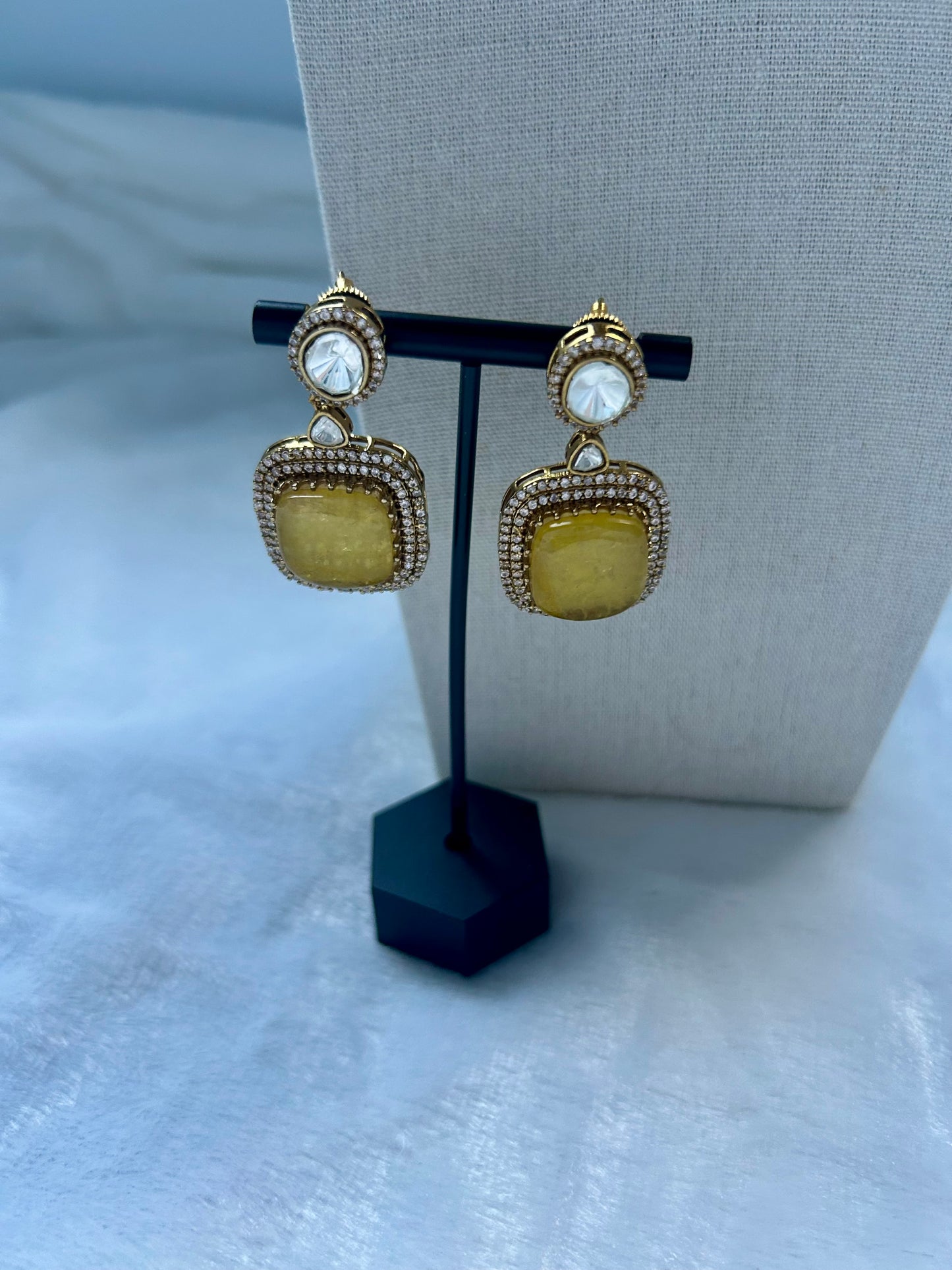 Yellow Doublet Choker Set