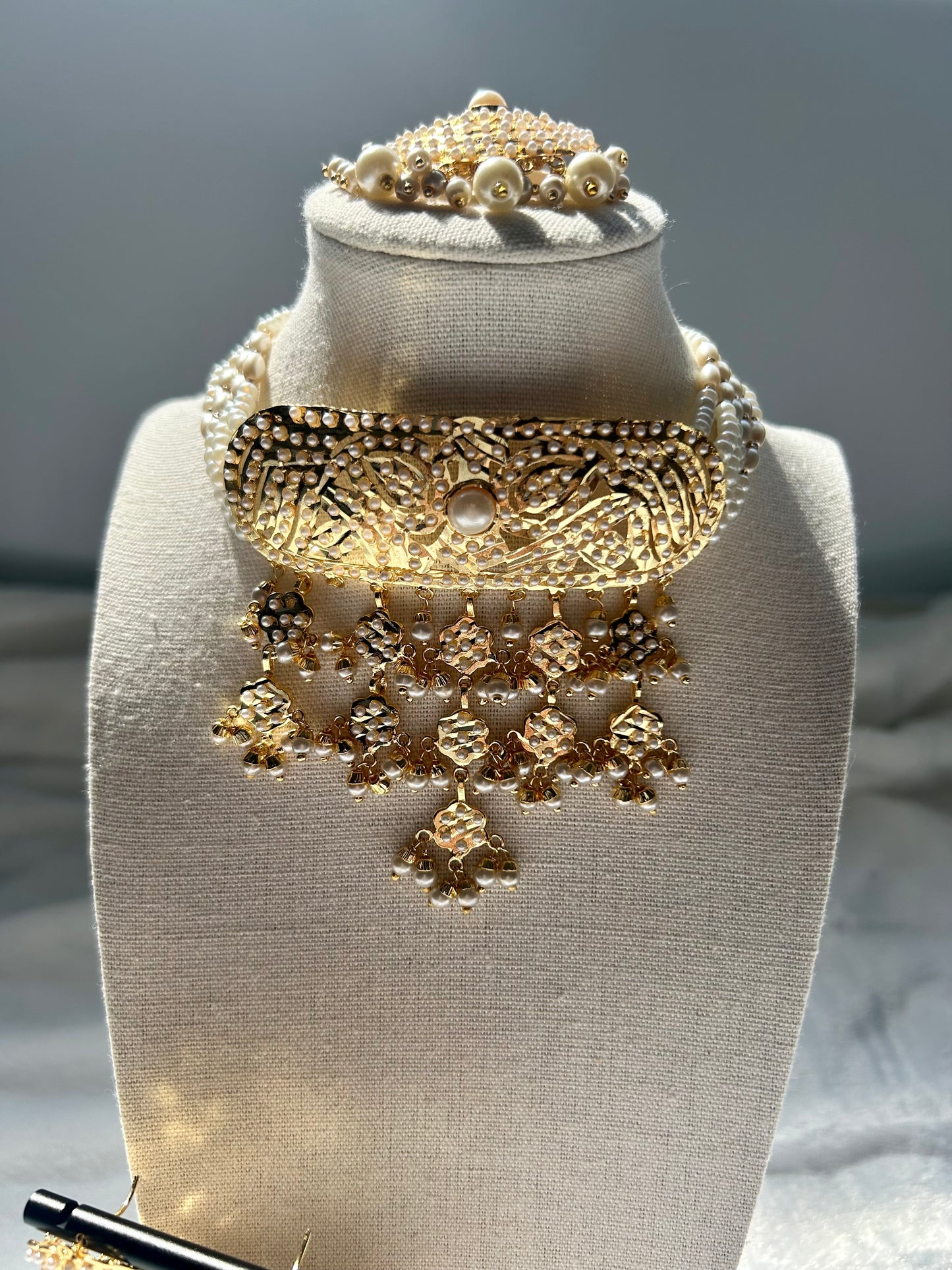White Waterfall Jadau Kundan Choker Set