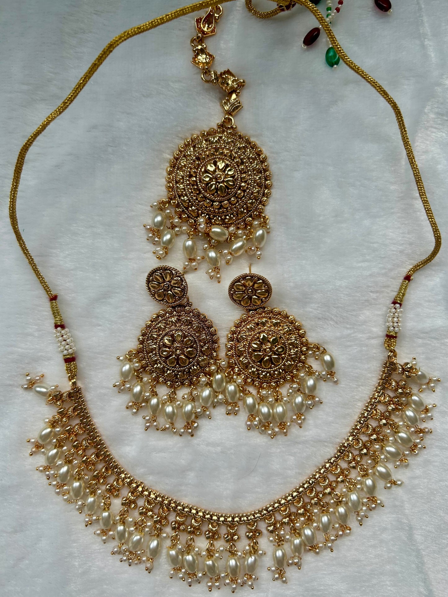 White Gold Crafted Choker Set