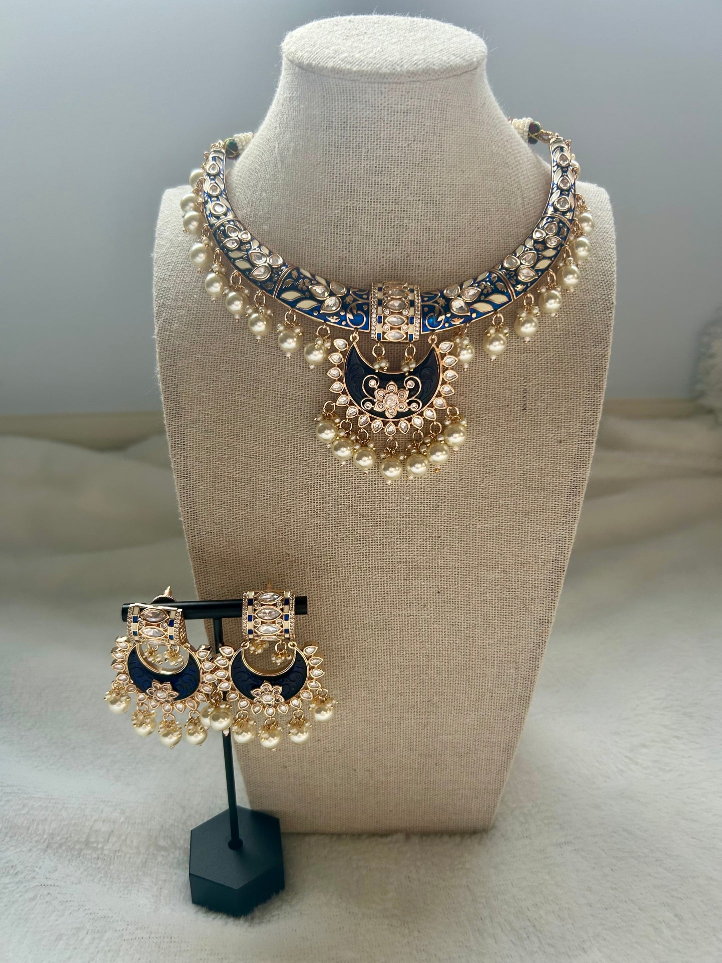 Blue Premium Kundan Hasli Set