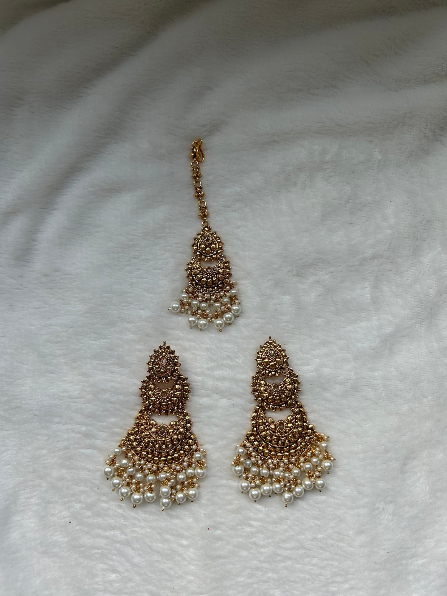 White Handcrafted Gold Tikka Set