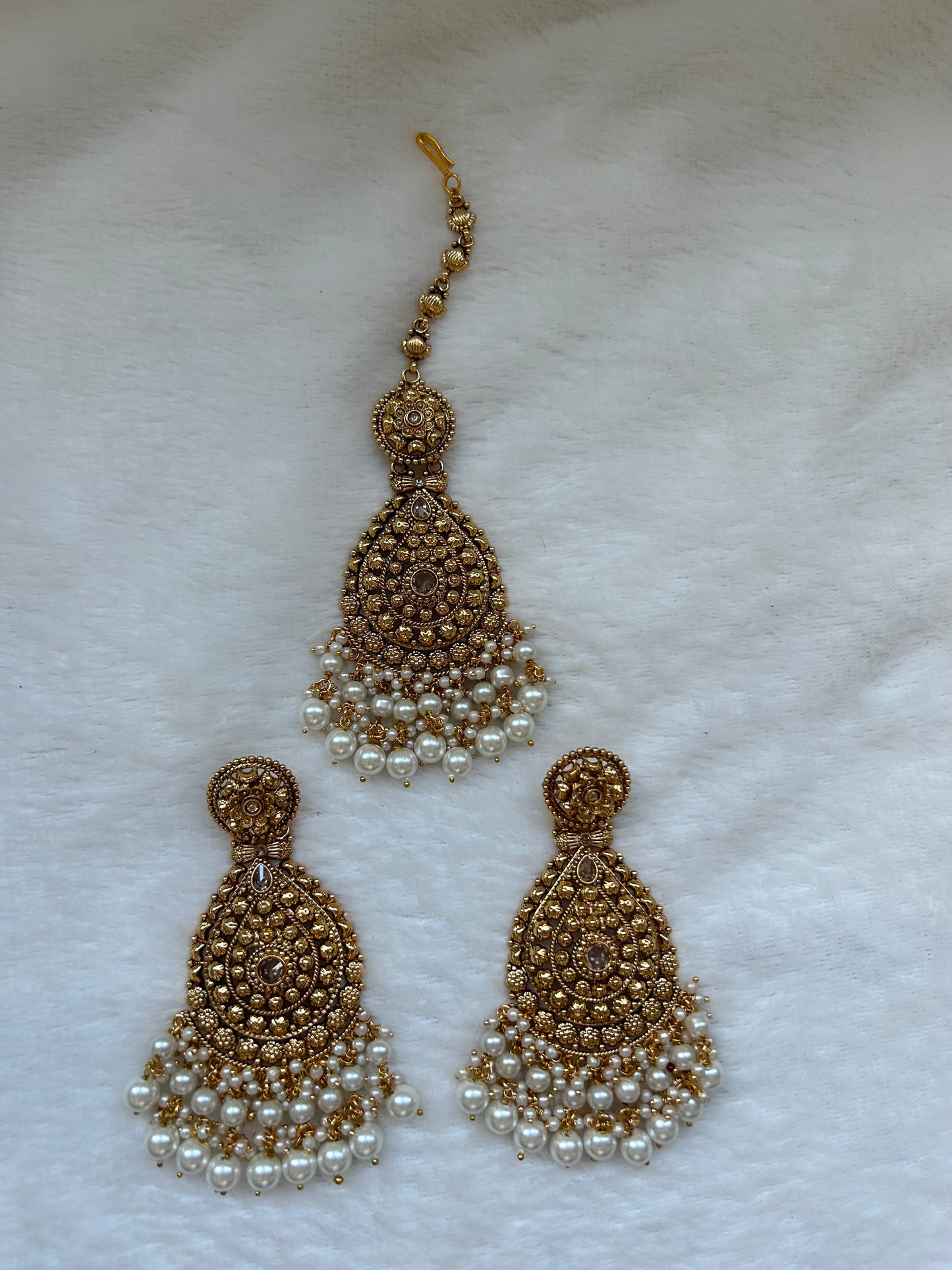 White Handcrafted Gold Tikka Set