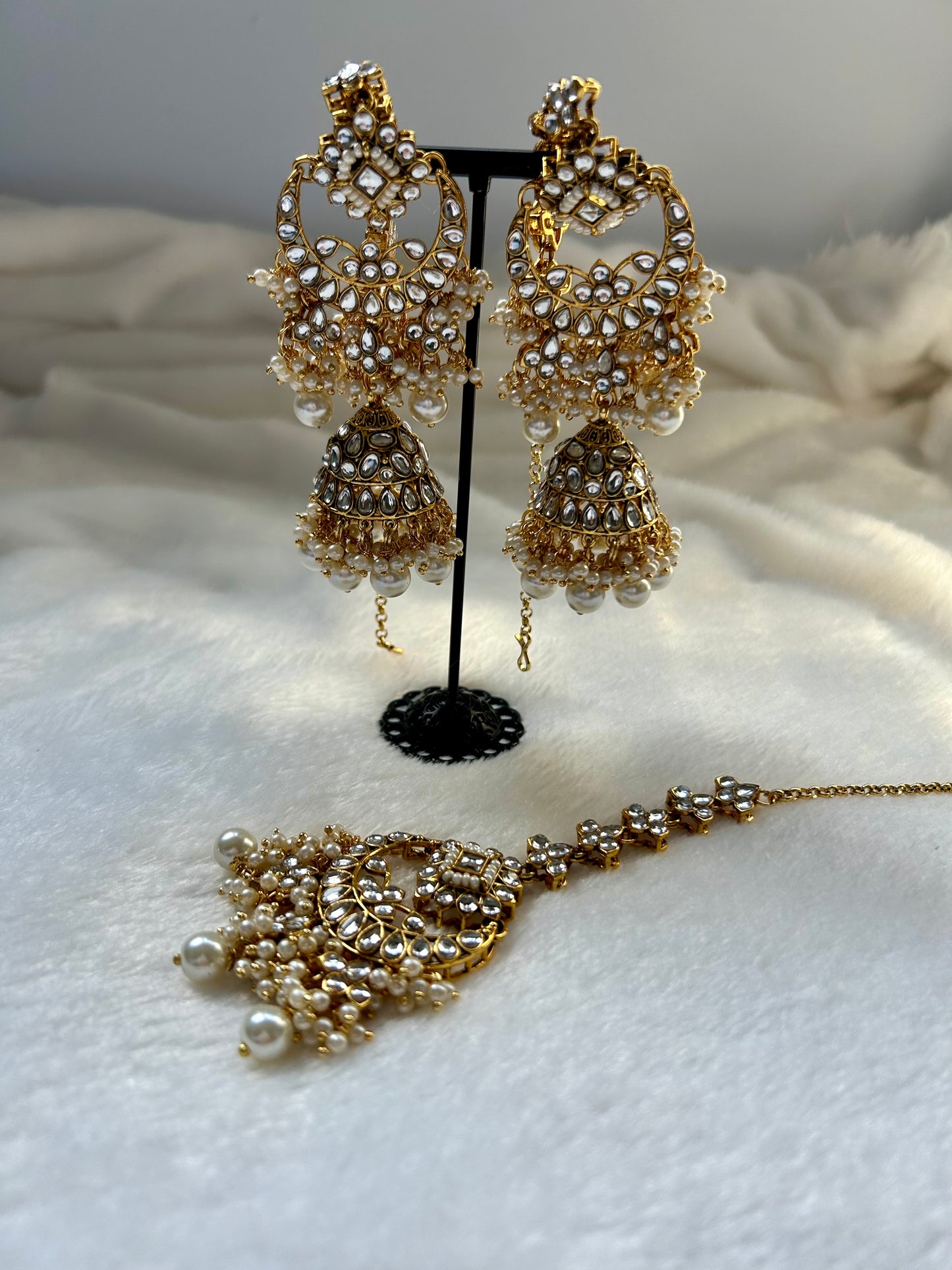 White Kundan Tikka Set