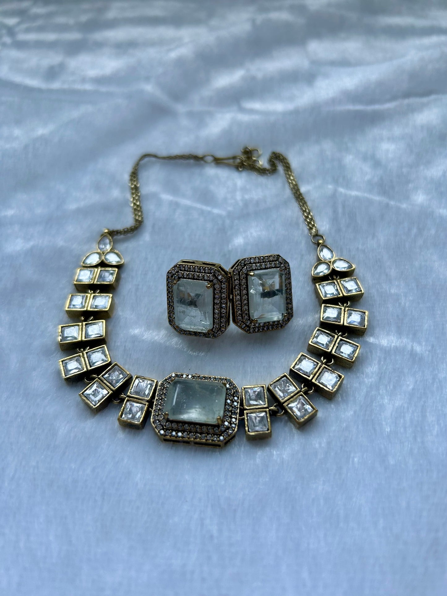 White Uncut Kundan & Doublet Choker Set