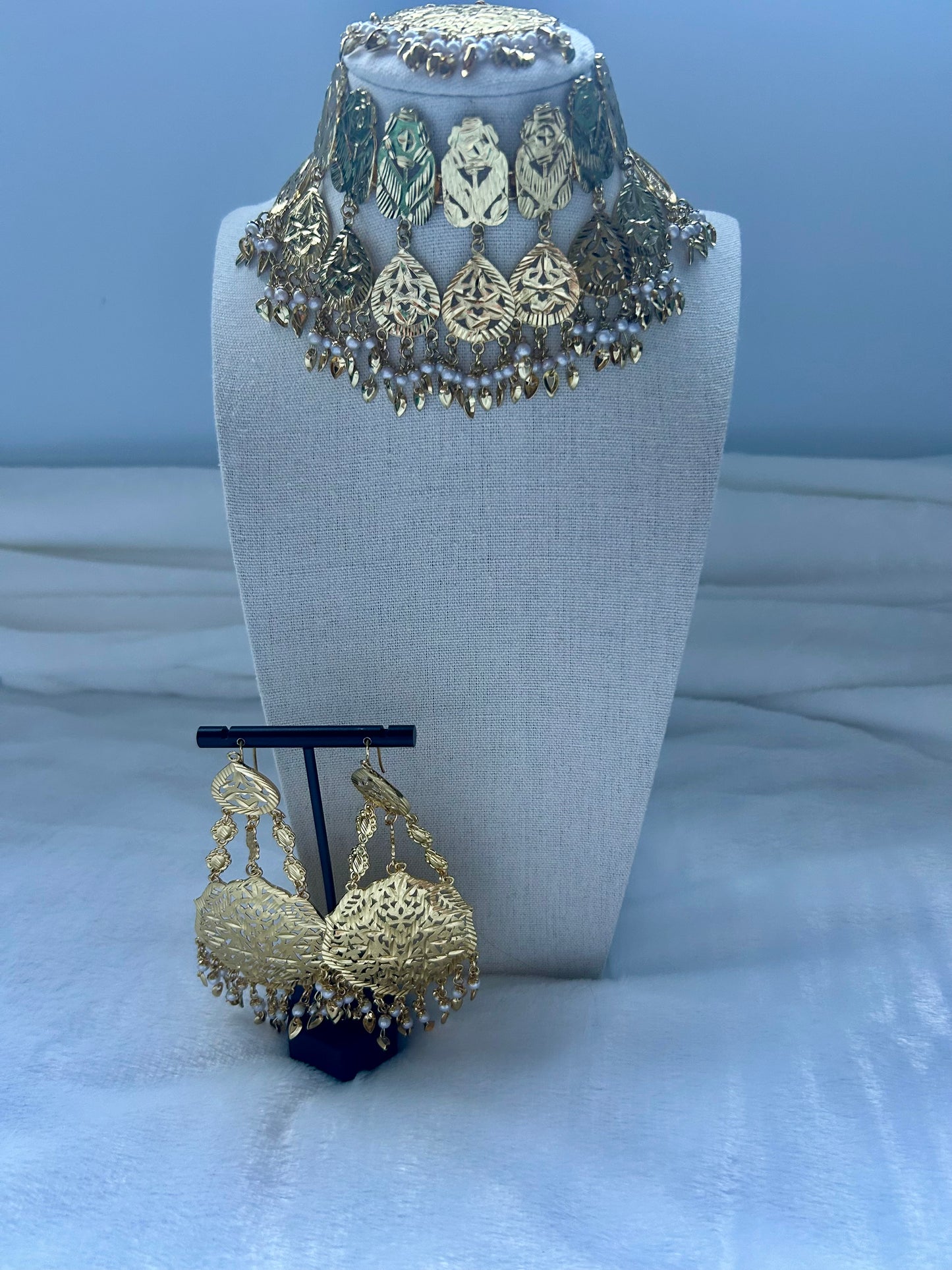 Bronze Pippal Patti Choker Set