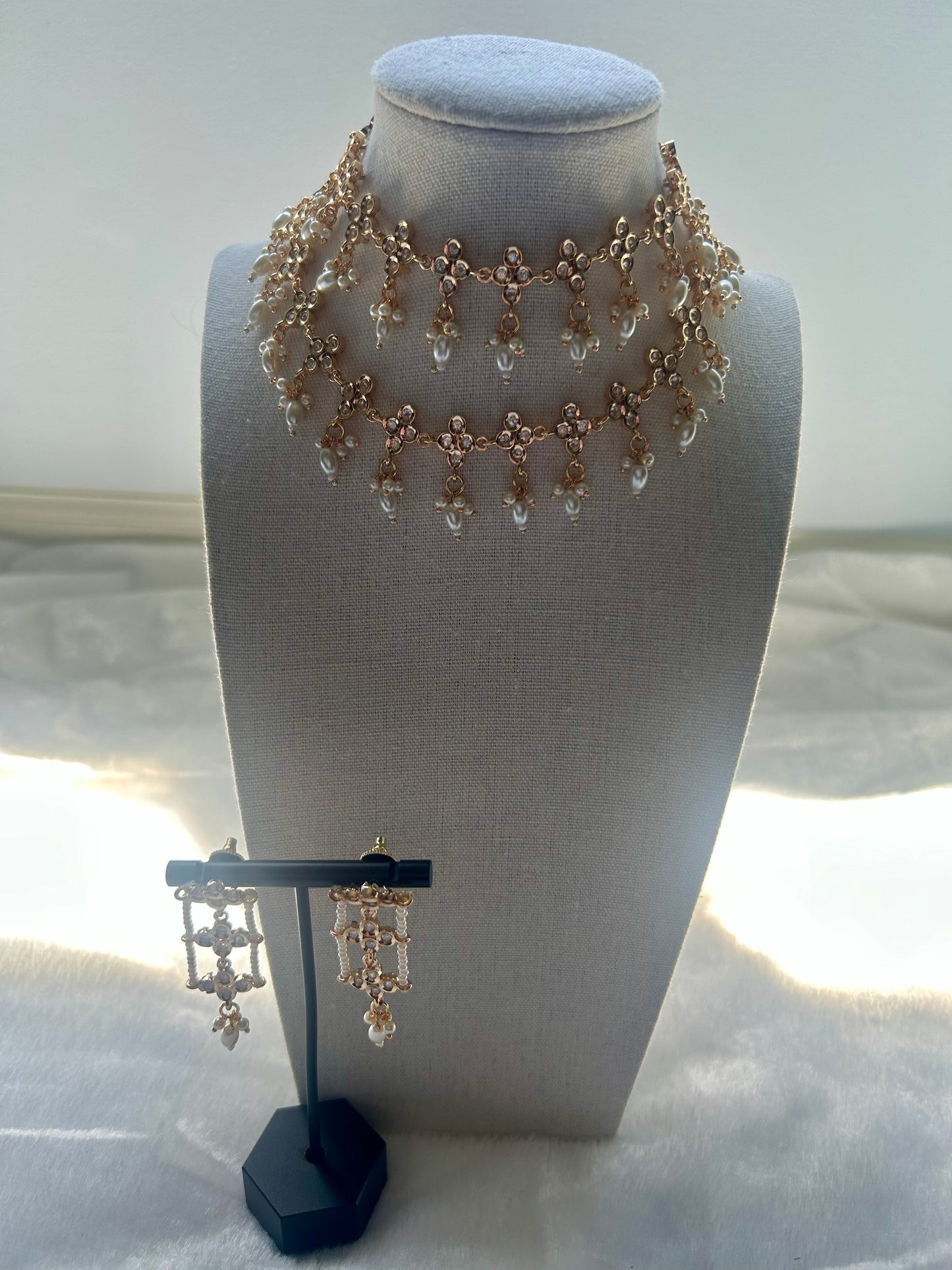 White Tyaani Kundan Two Layered Set