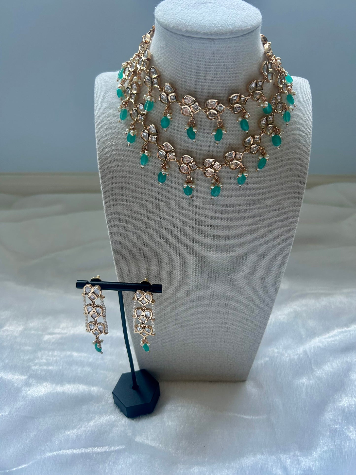 Tyaani Kundan Teal Two Layer Choker Set