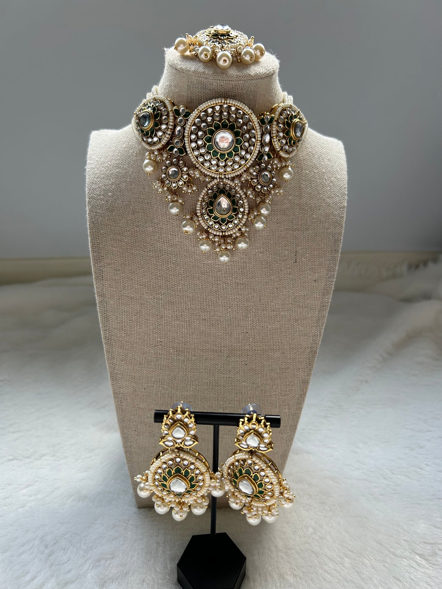 LUXE Kundan Choker Set