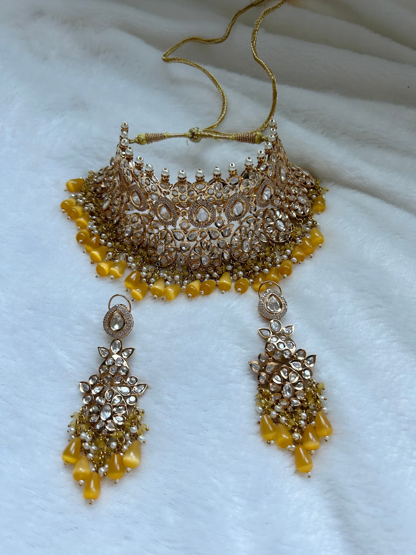 Tyaani Kundan Yellow Bridal Set