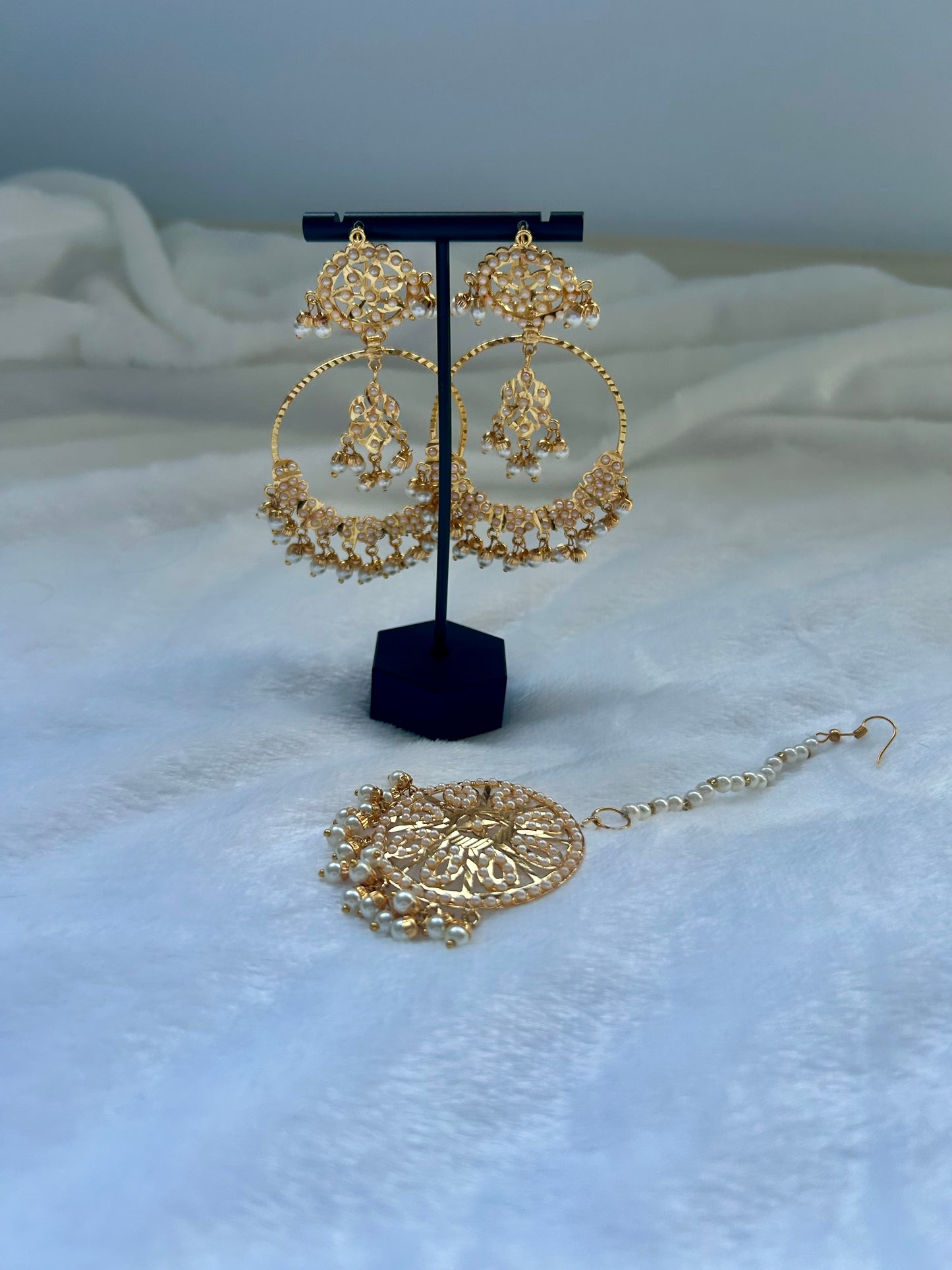 White Jadau Kundan Tikka Set