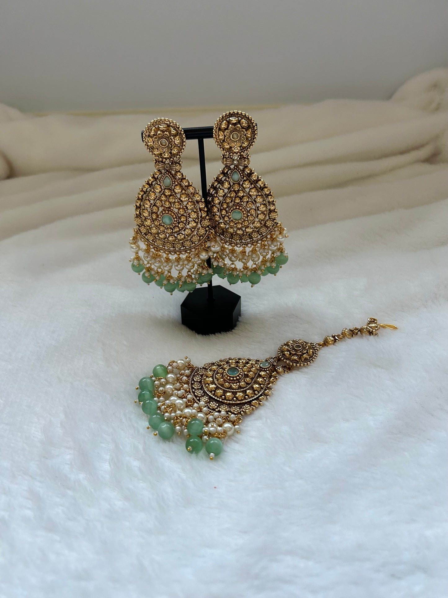 Mint Gold Handcrafted Tikka Set