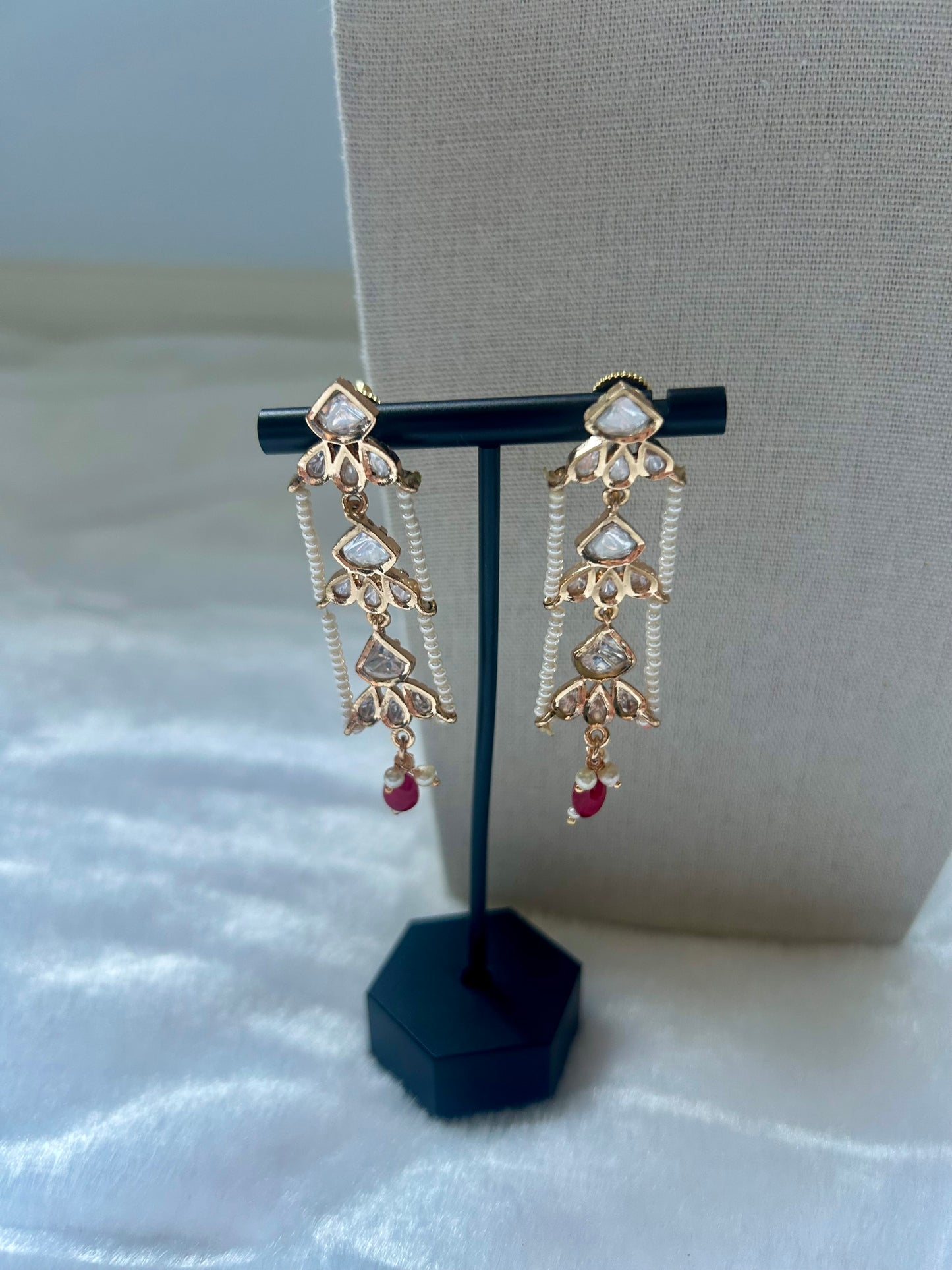 Tyaani Kundan Red & Green Two Layer Choker Set