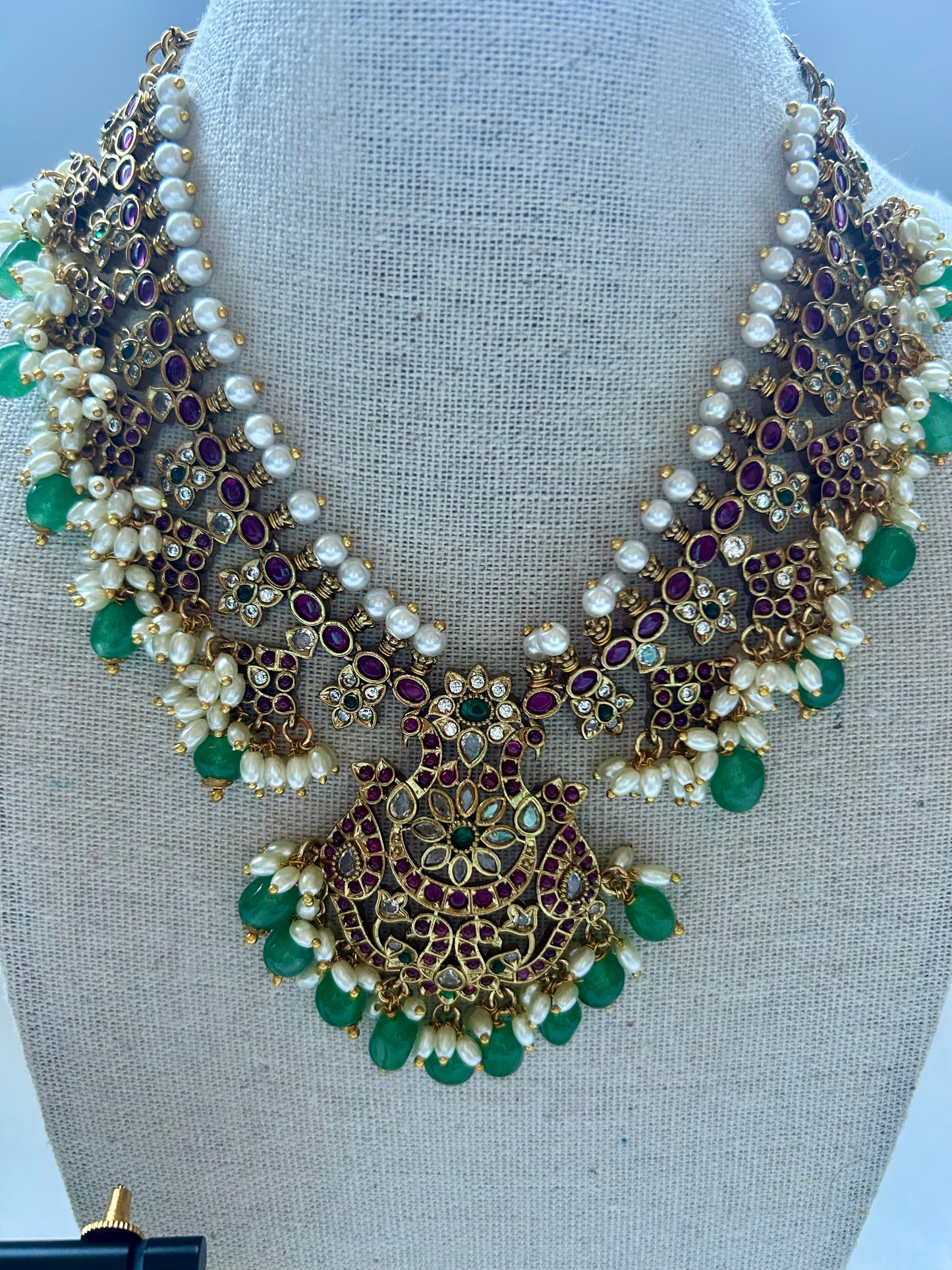 Kemp Stone Red & Green Necklace Set