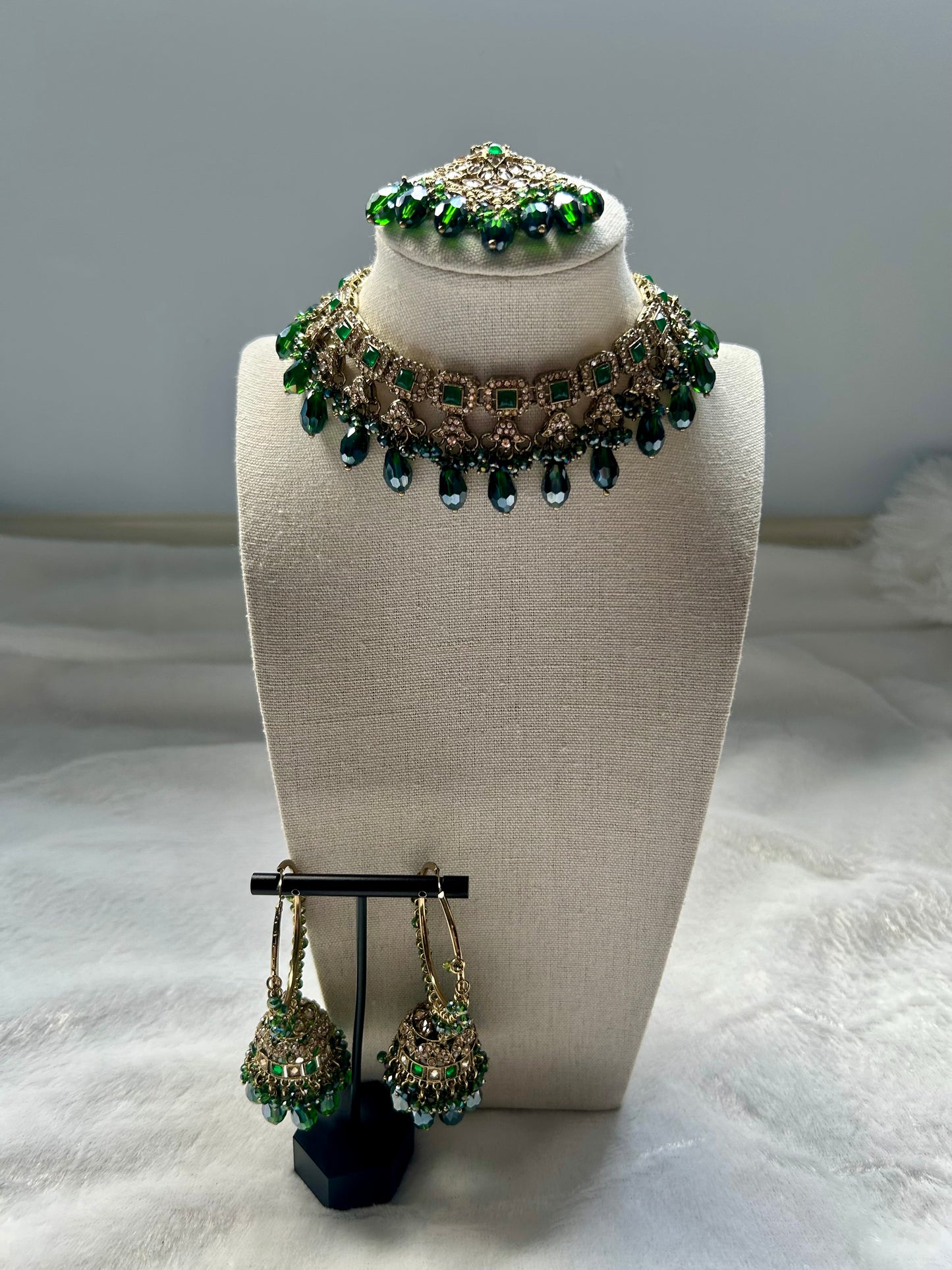 Emerald Green Polki Choker Tikka Set